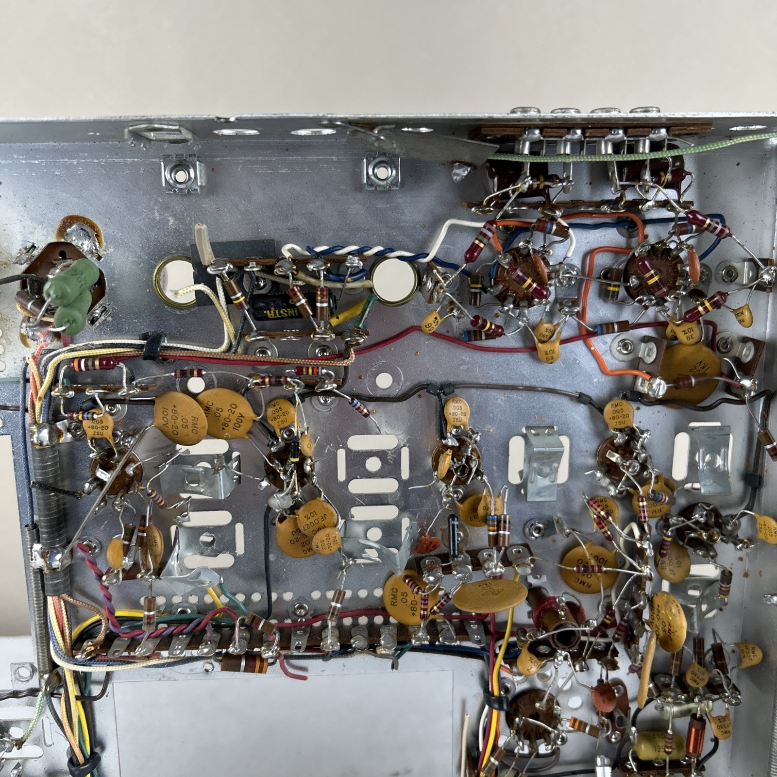 Fisher R-200 Chassis