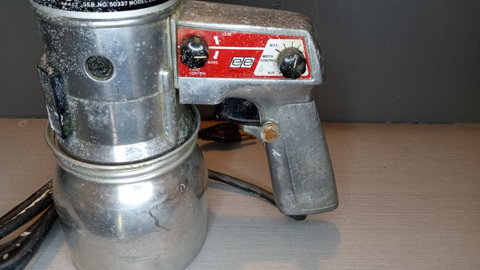 Vintage EE Electro Solid State Rotary Airless Paint Gun Model 2400 Silver Read