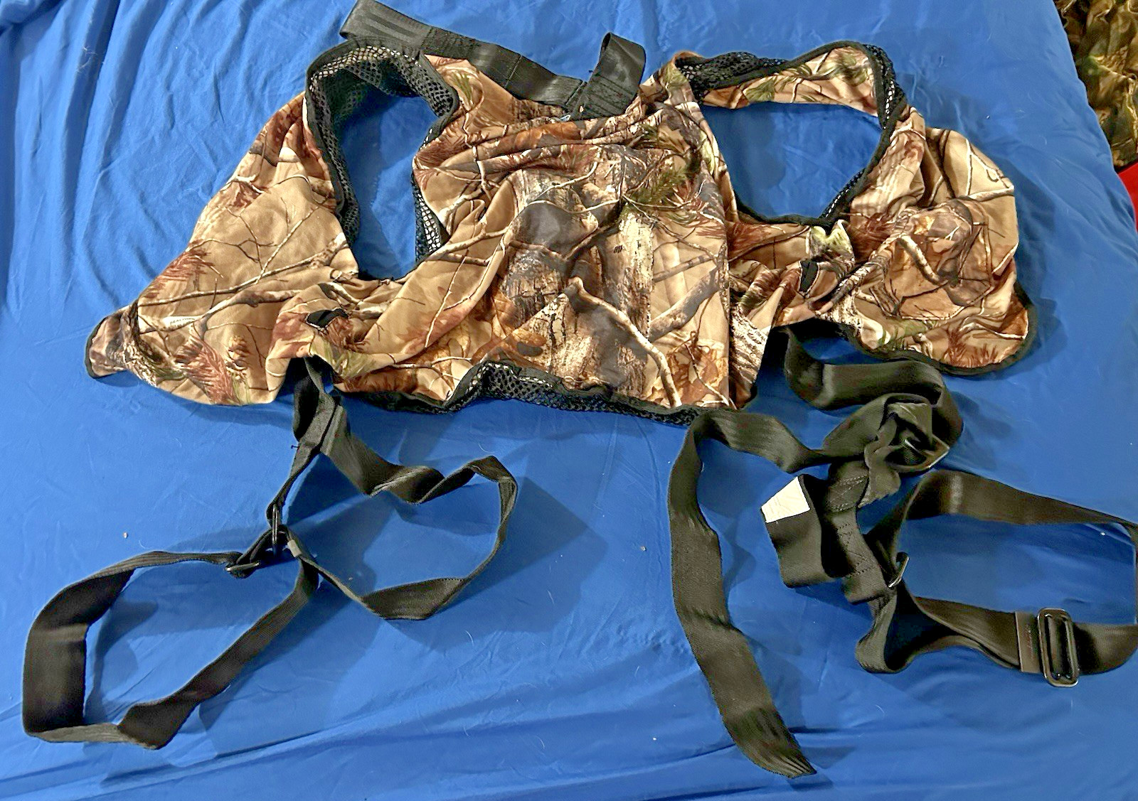 AMERISTEP FULL BODY SAFTEY HARNESS - Tree Stand- 300 lb. capacity Roofing Hunt