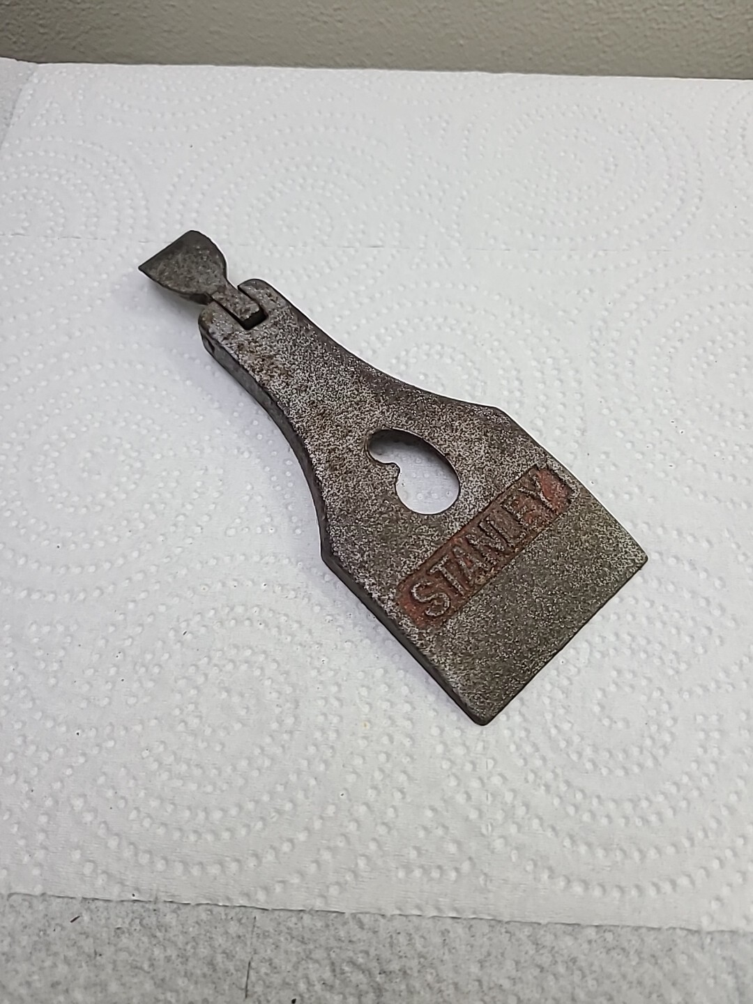 Vintage 2" wide Stanley Lever Cap No. C-424