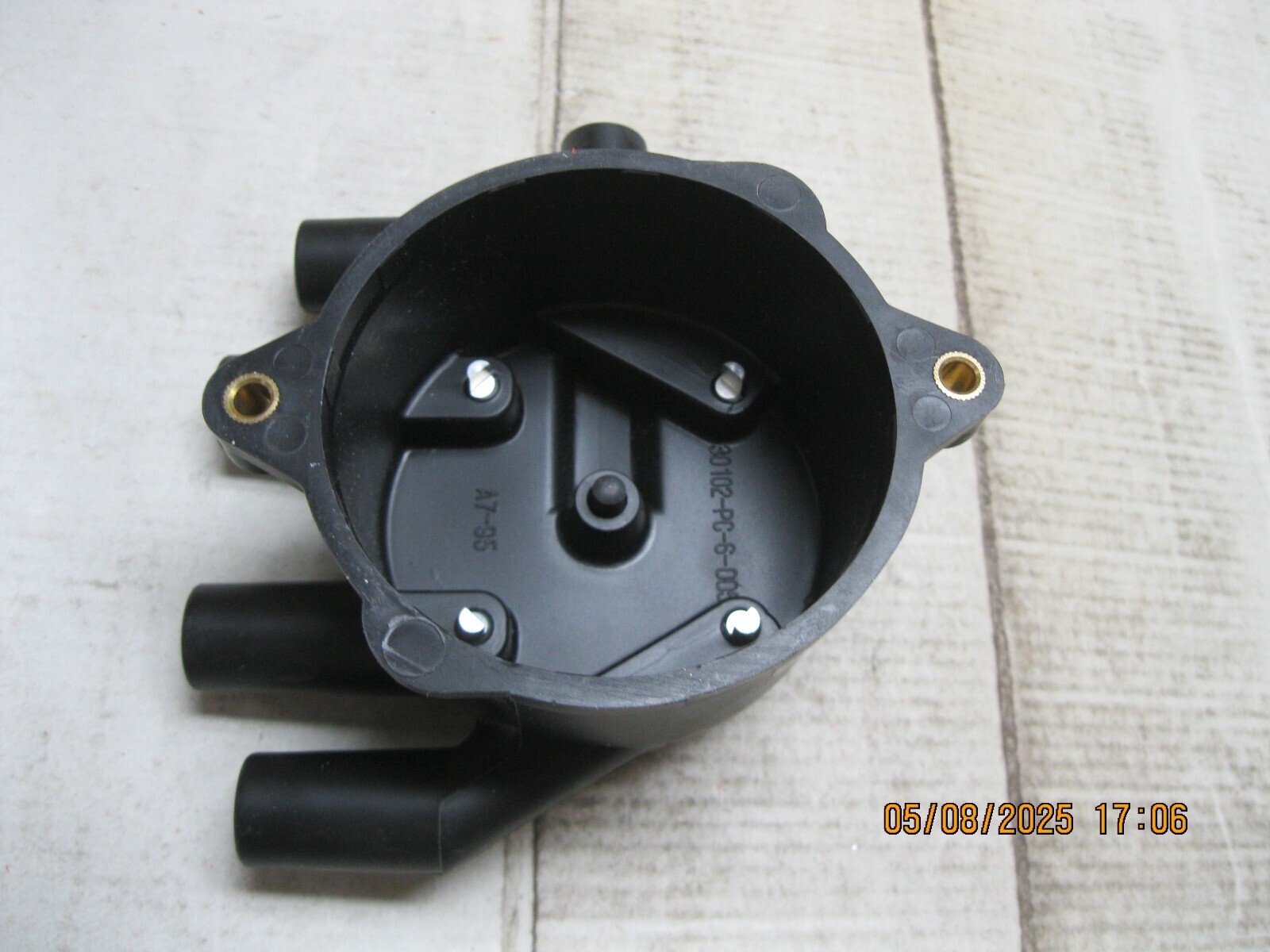 Distributor Cap Standard JH95 (cap only, no screws)