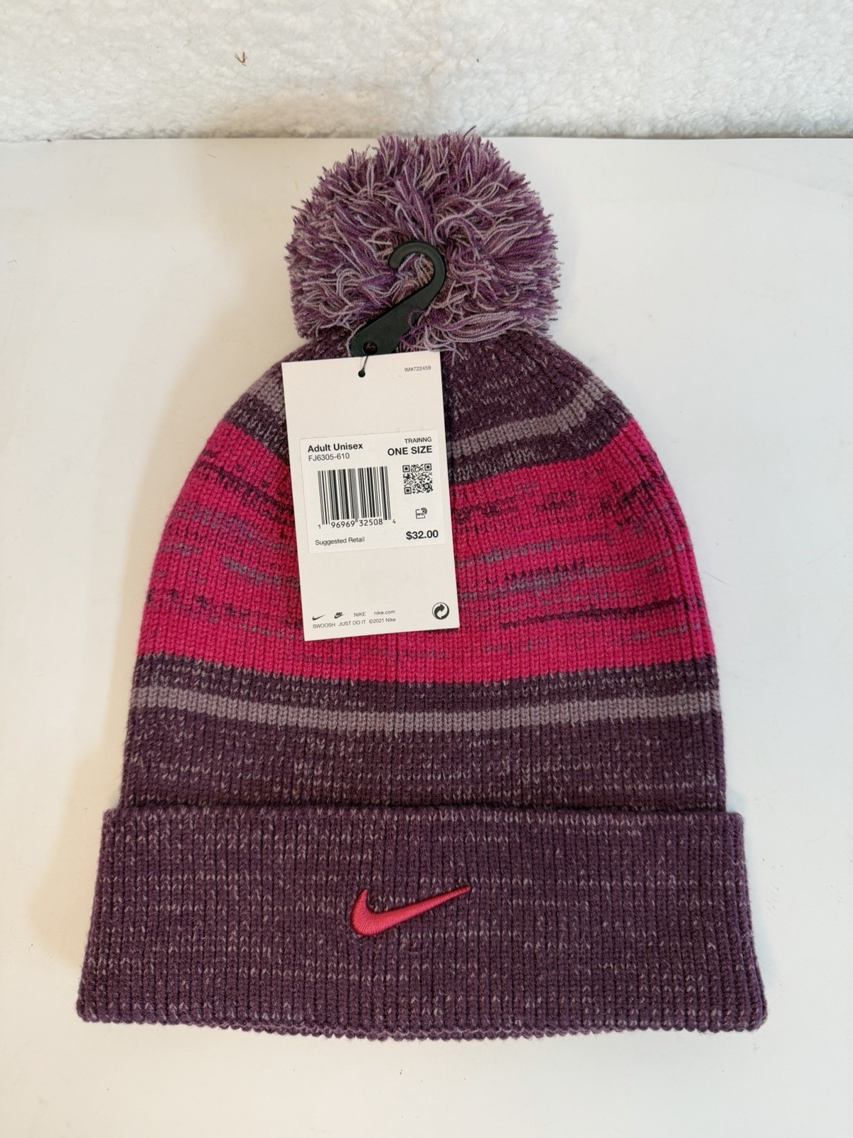 Nike Beanie Peak Cuffed Pom Hat Adult Unisex FJ6305-610 Training Pink/Purple NWT
