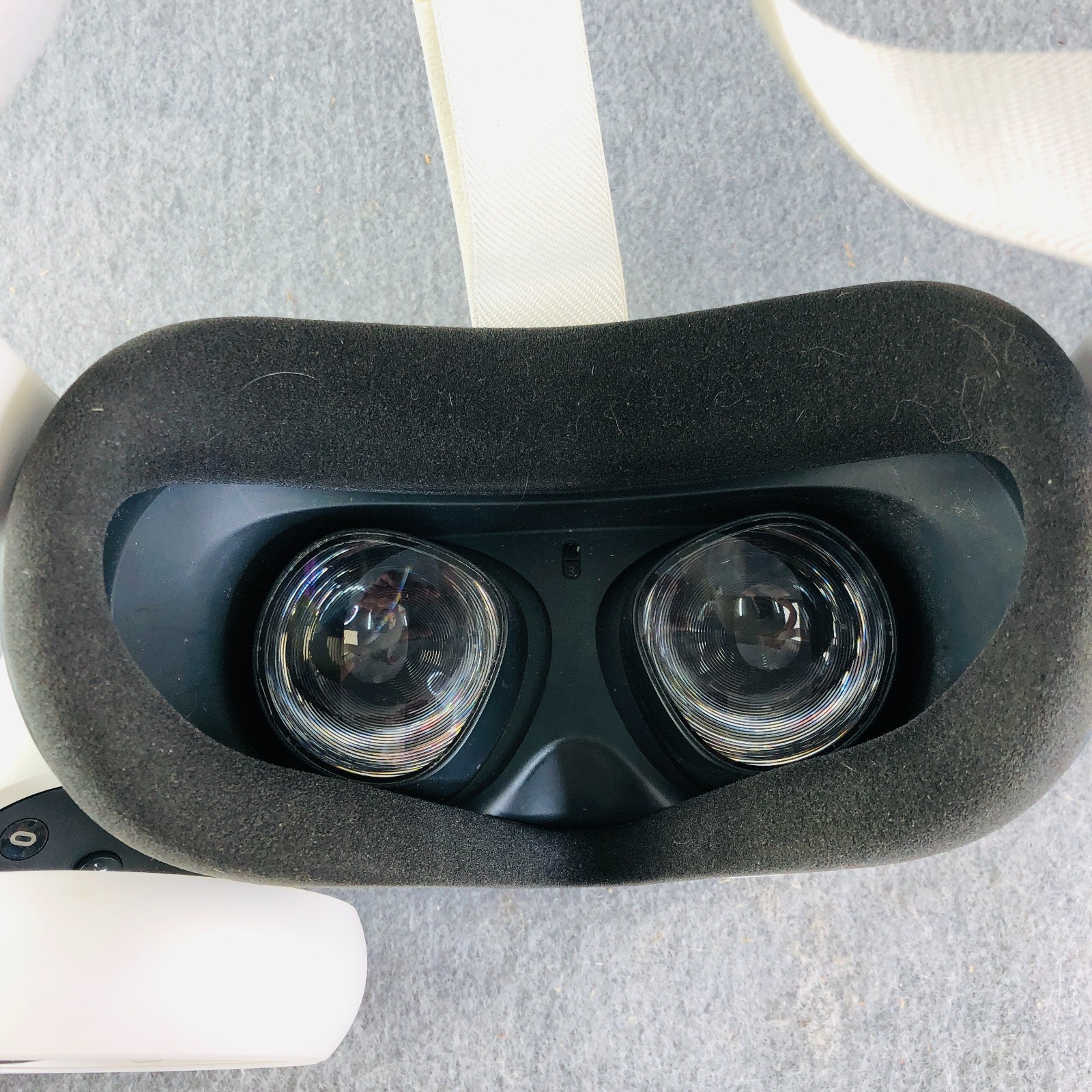 OCULUS QUEST 2 *NO CHARGER* with Controllers ~ Tested Working Condition