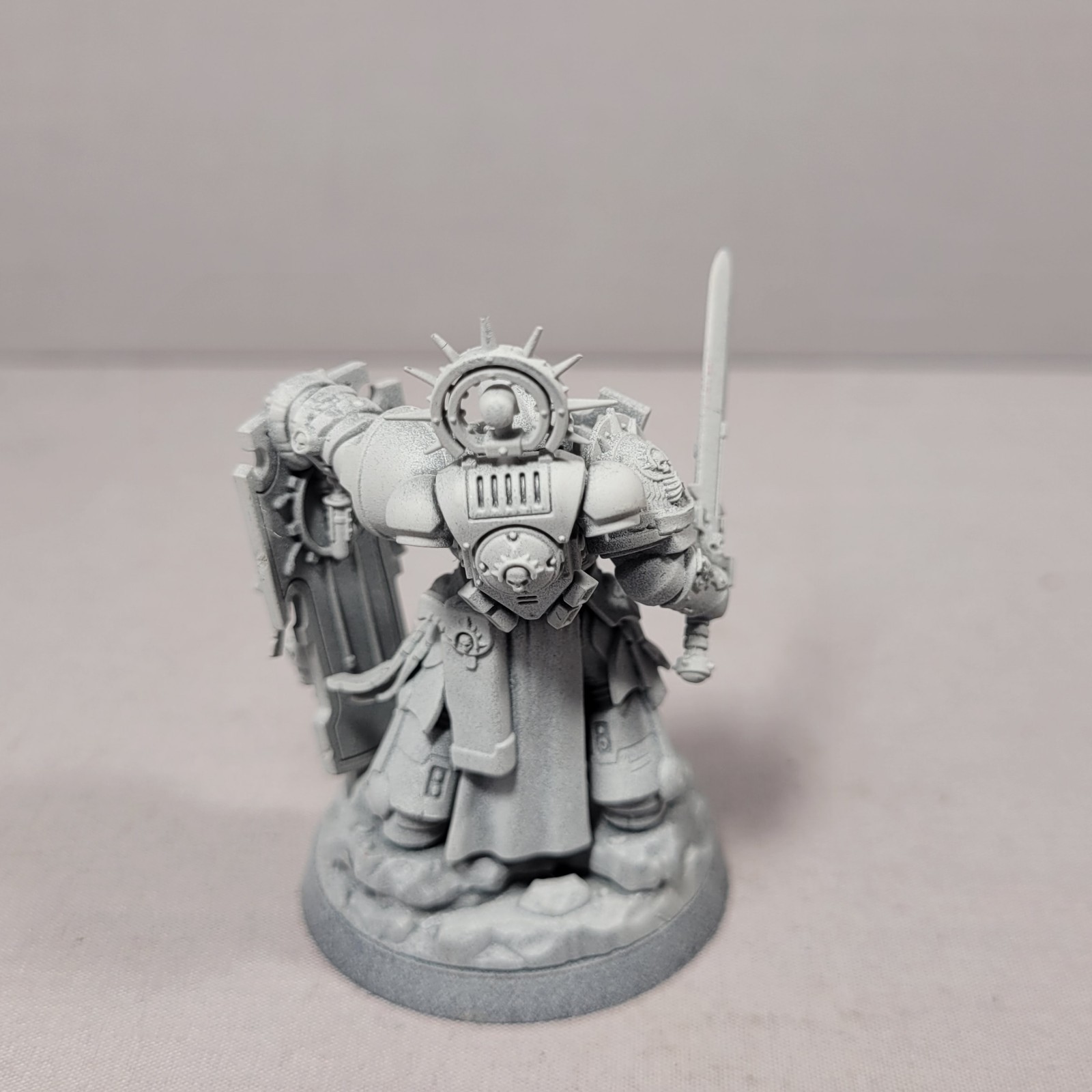 Captain with Relic Shield Space Marines Warhammer 40k Games Workshop