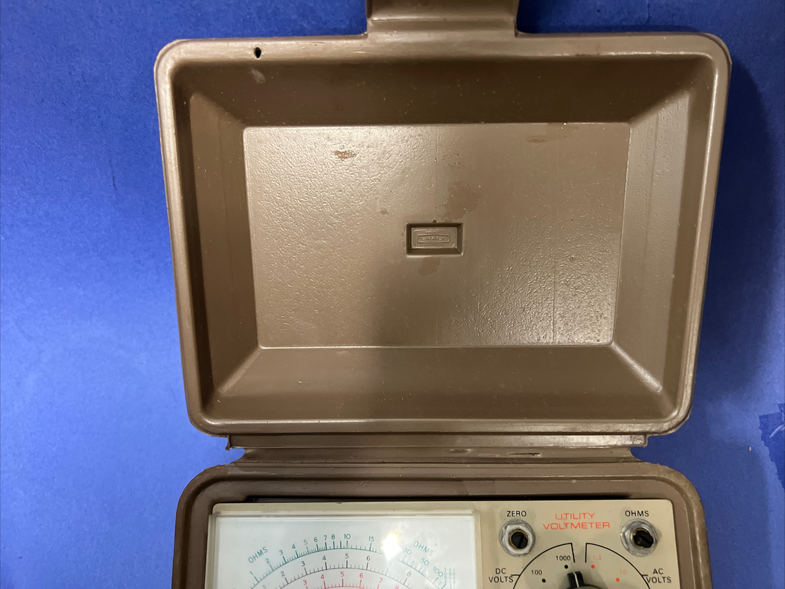 Heathkit Utility Solid State Voltmeter Model IM-17 in Hard Case Untested