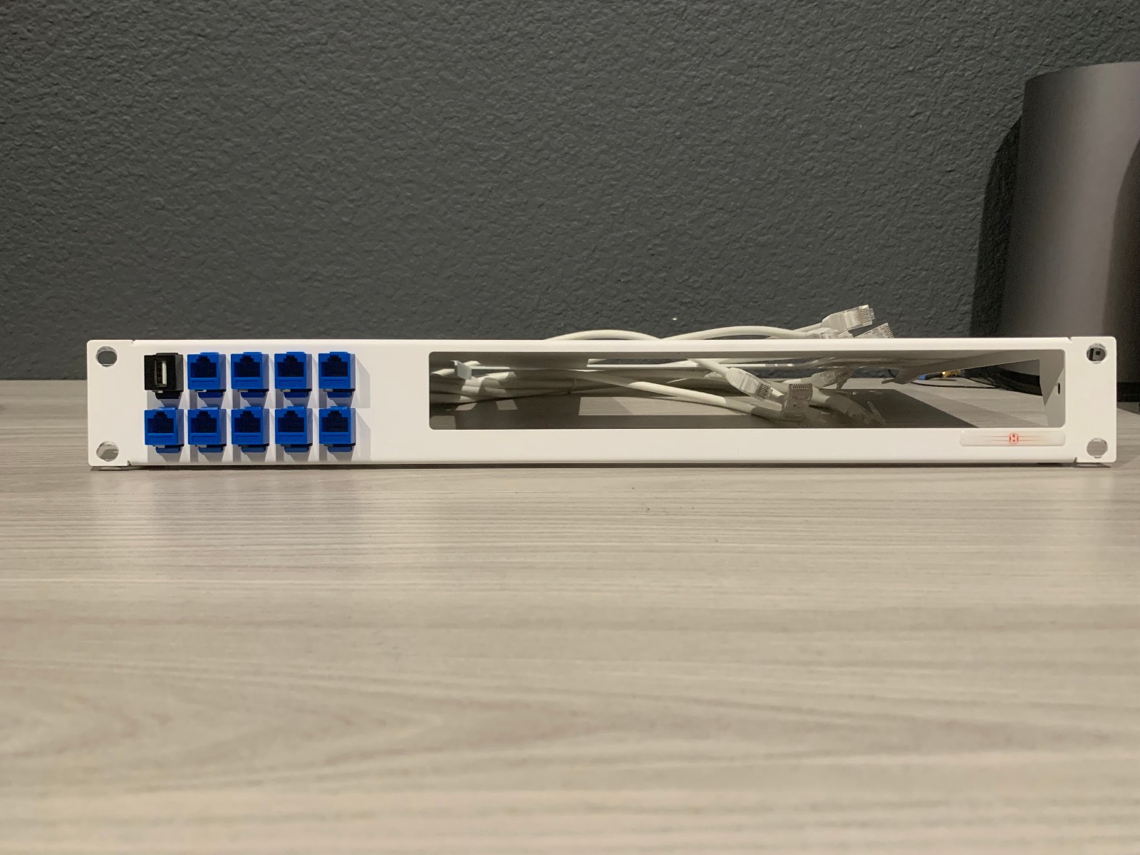 Rackmount.IT RM-SR-T3 Rack Mount Kit for Sophos SG 125/135 Rev 3 w/ Cables