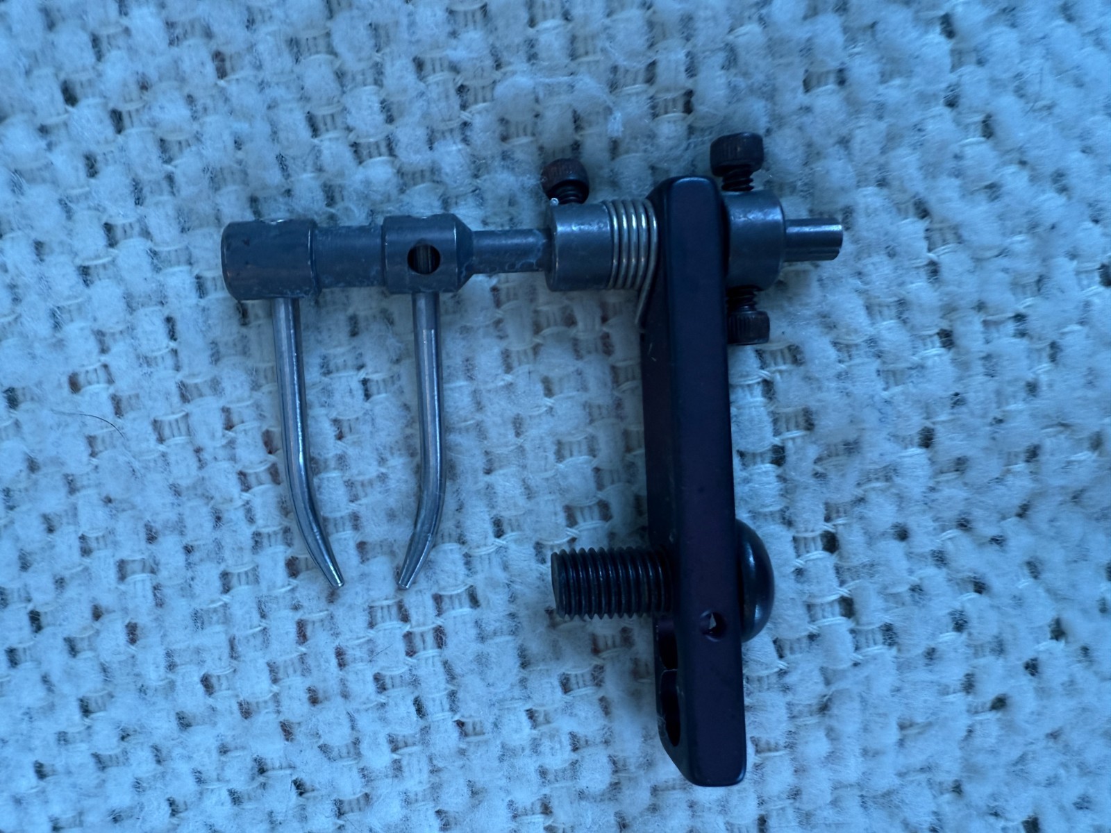 Golden Key Futura RH Dual Prong Flipper Rest