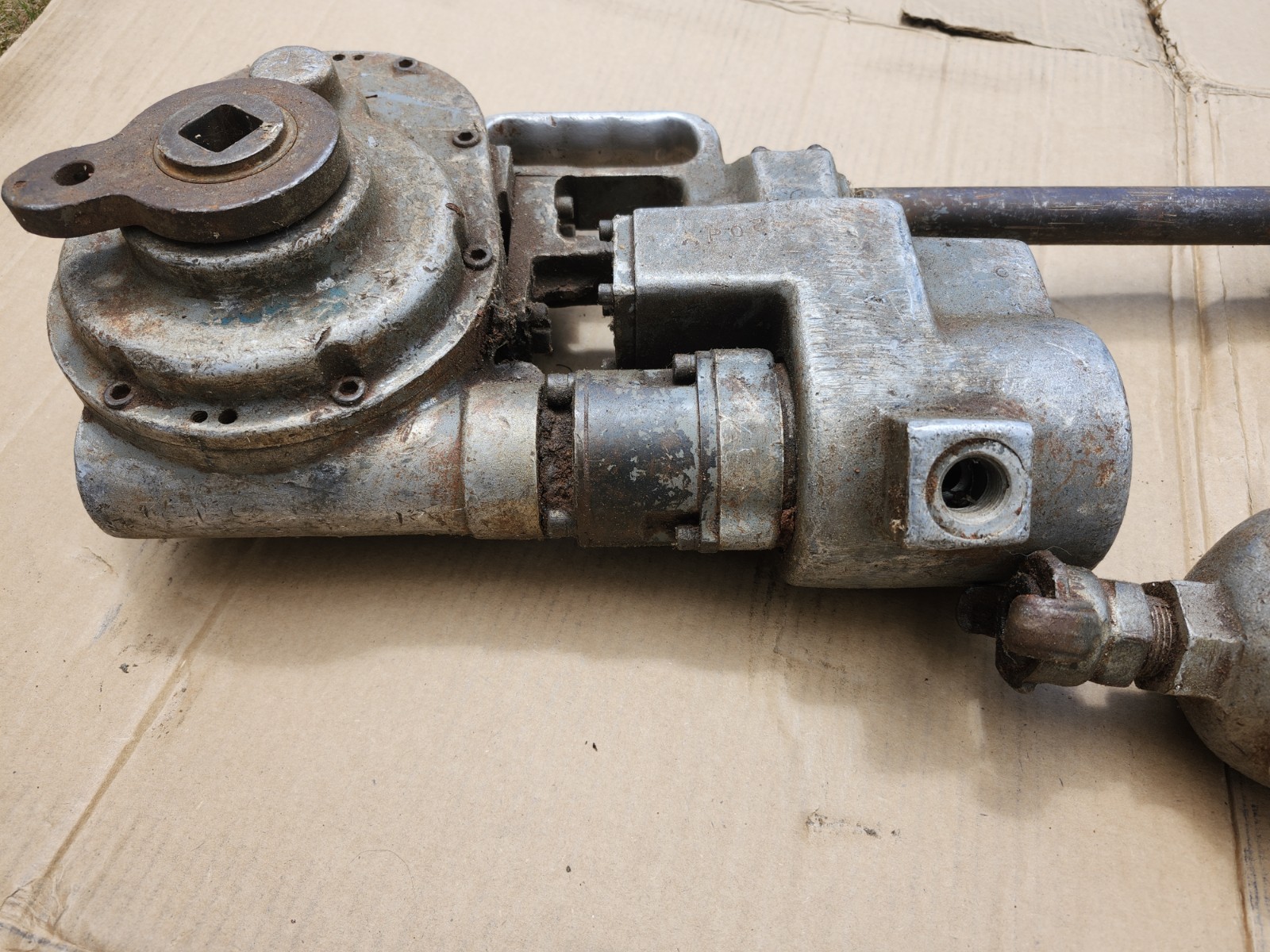 Mueller Model H604 Model 4 Pneumatic Tap Machine