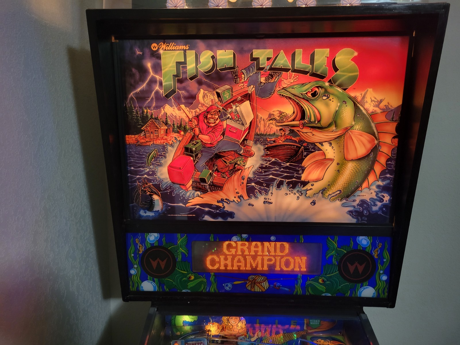 Fish Tales Pinball Machine, 1992
