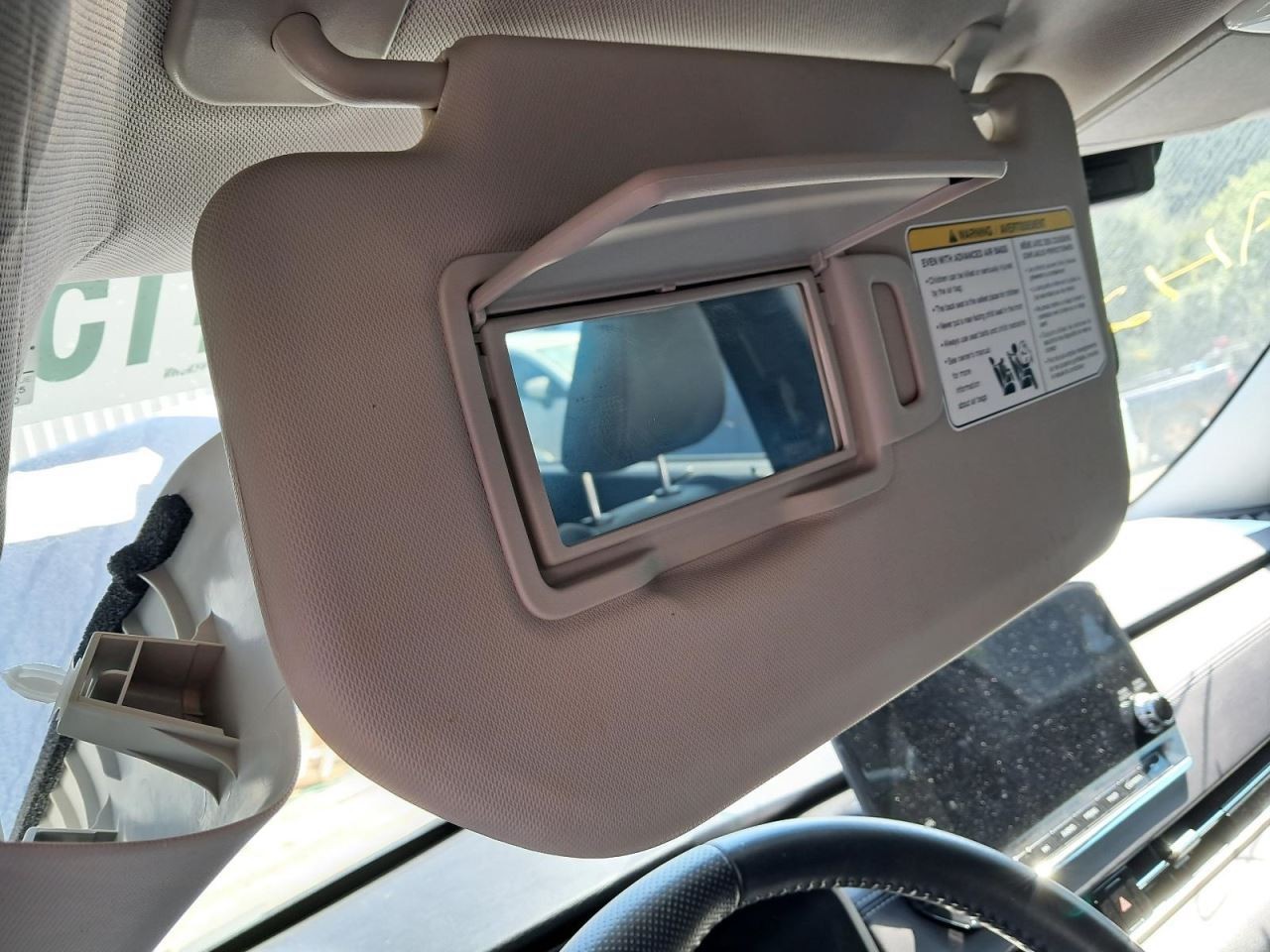 OUTLANDER 2023 Glove Box 4776795