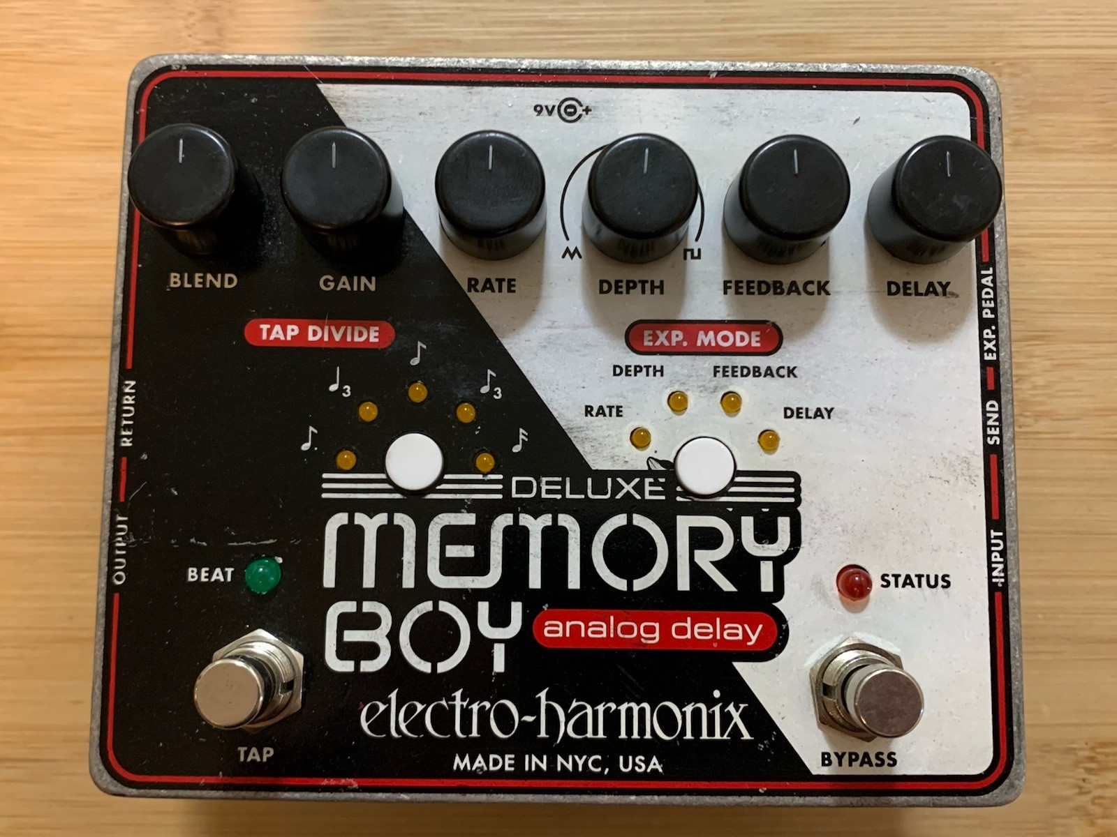 Electro-Harmonix Deluxe Memory Boy Analog Delay Guitar Pedal