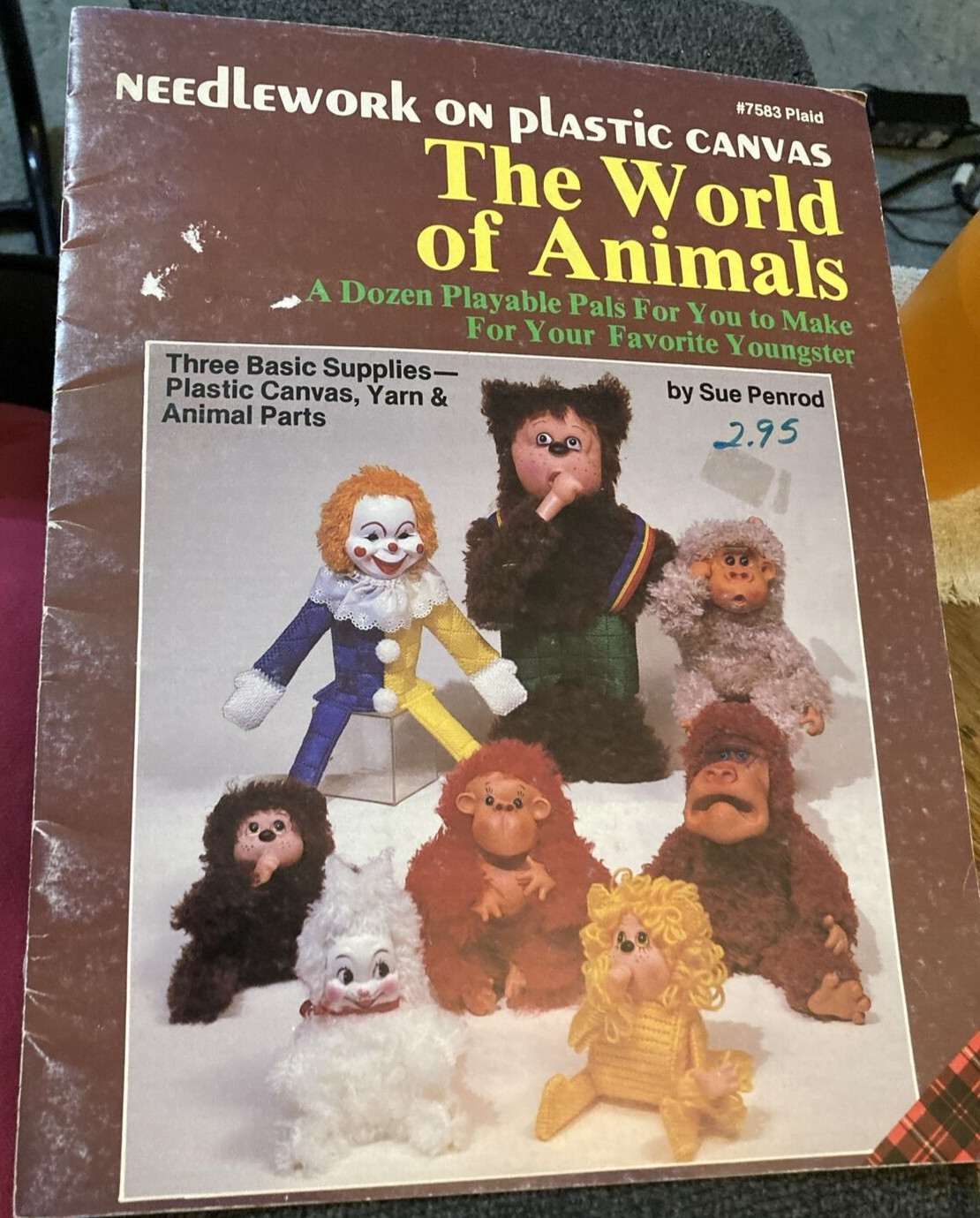 Vtg Rare The World of Animals Needlework on plastic canvas 1982 Bk #7583 Plaid