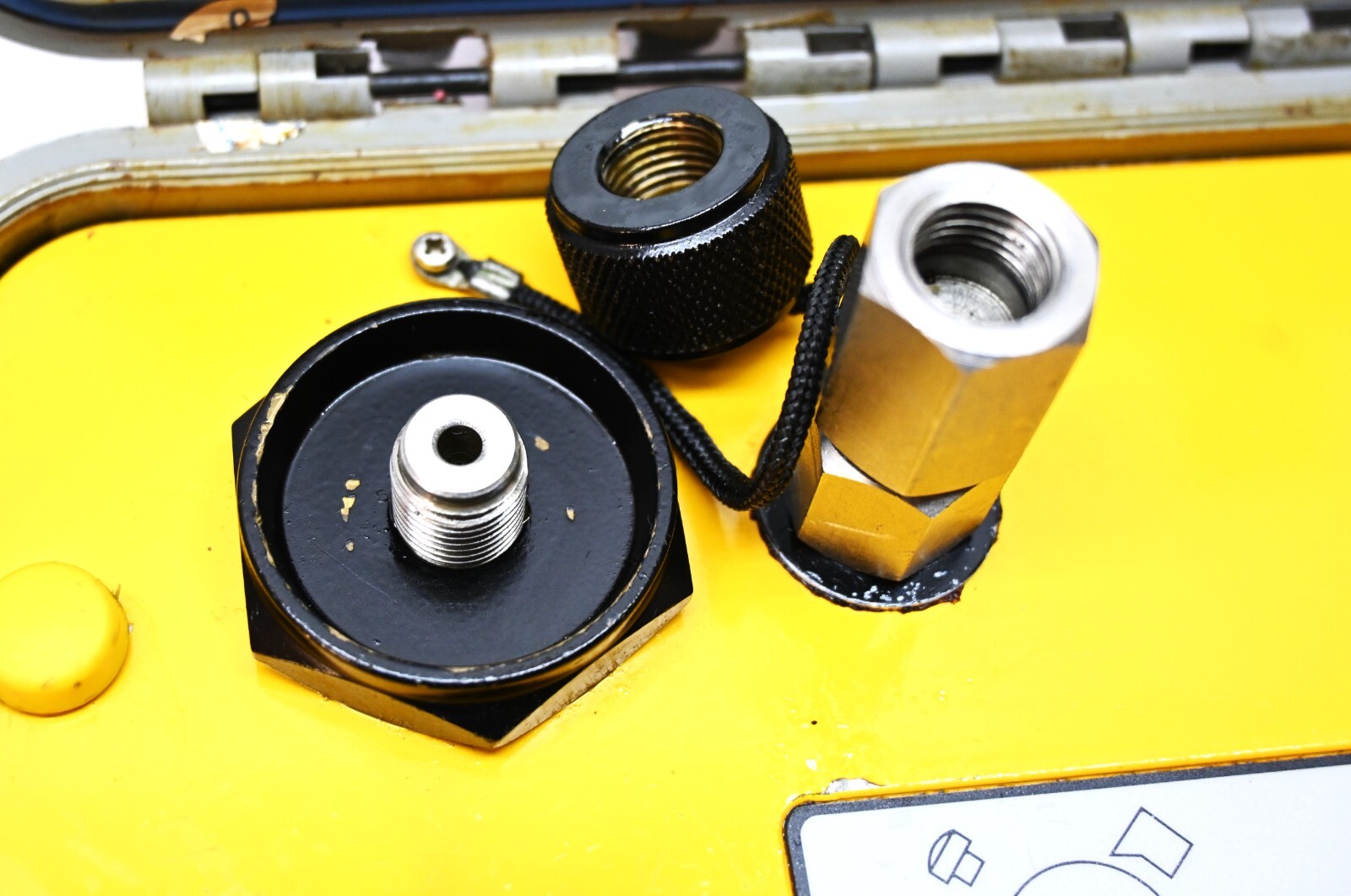 BUDENBERG E400 DIGITAL HYDRAULIC PRESSURE CALIBRATOR.