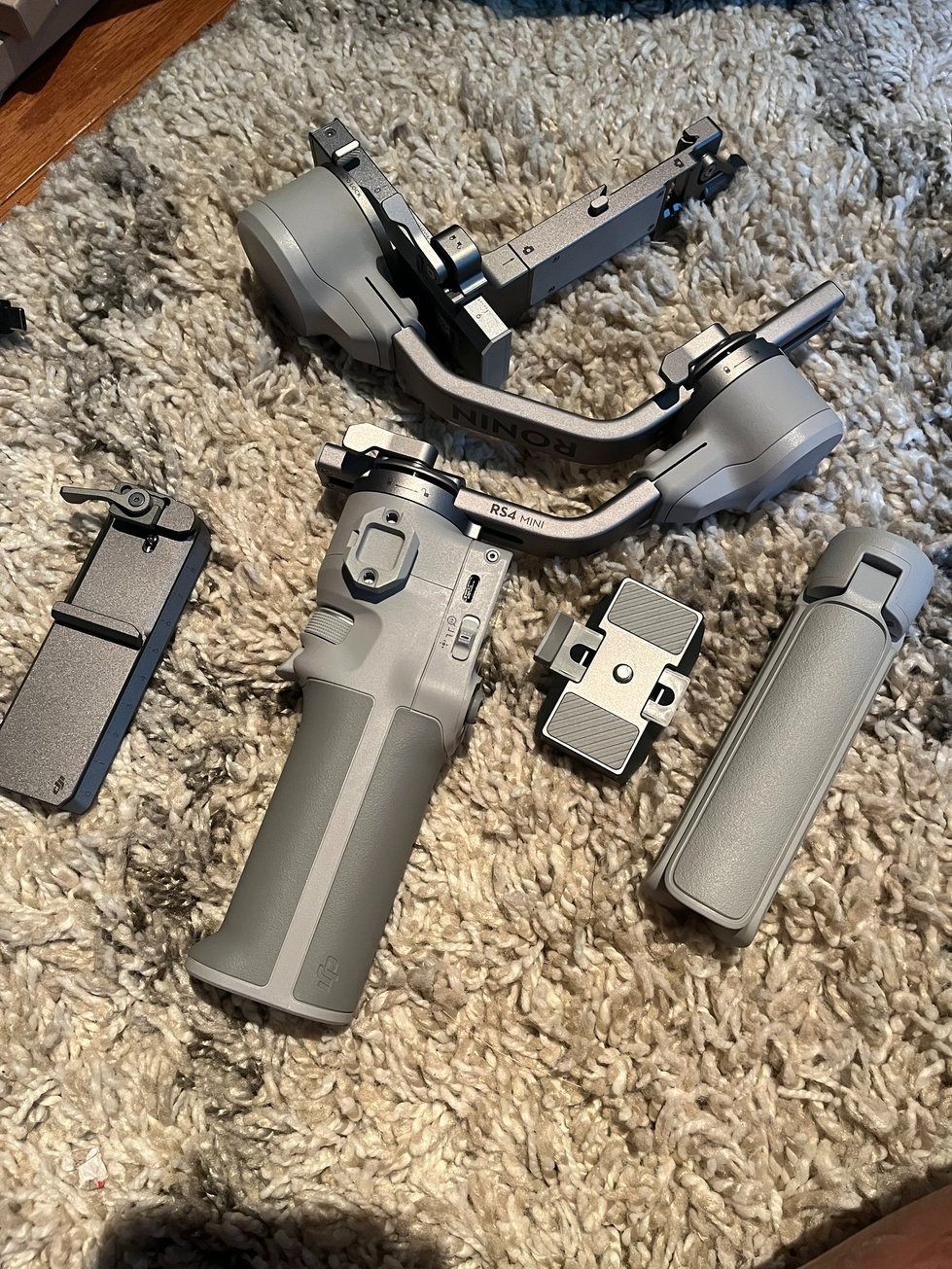 DJI - RS 4 Mini 3-Axis Gimbal Stabilizer - Gray