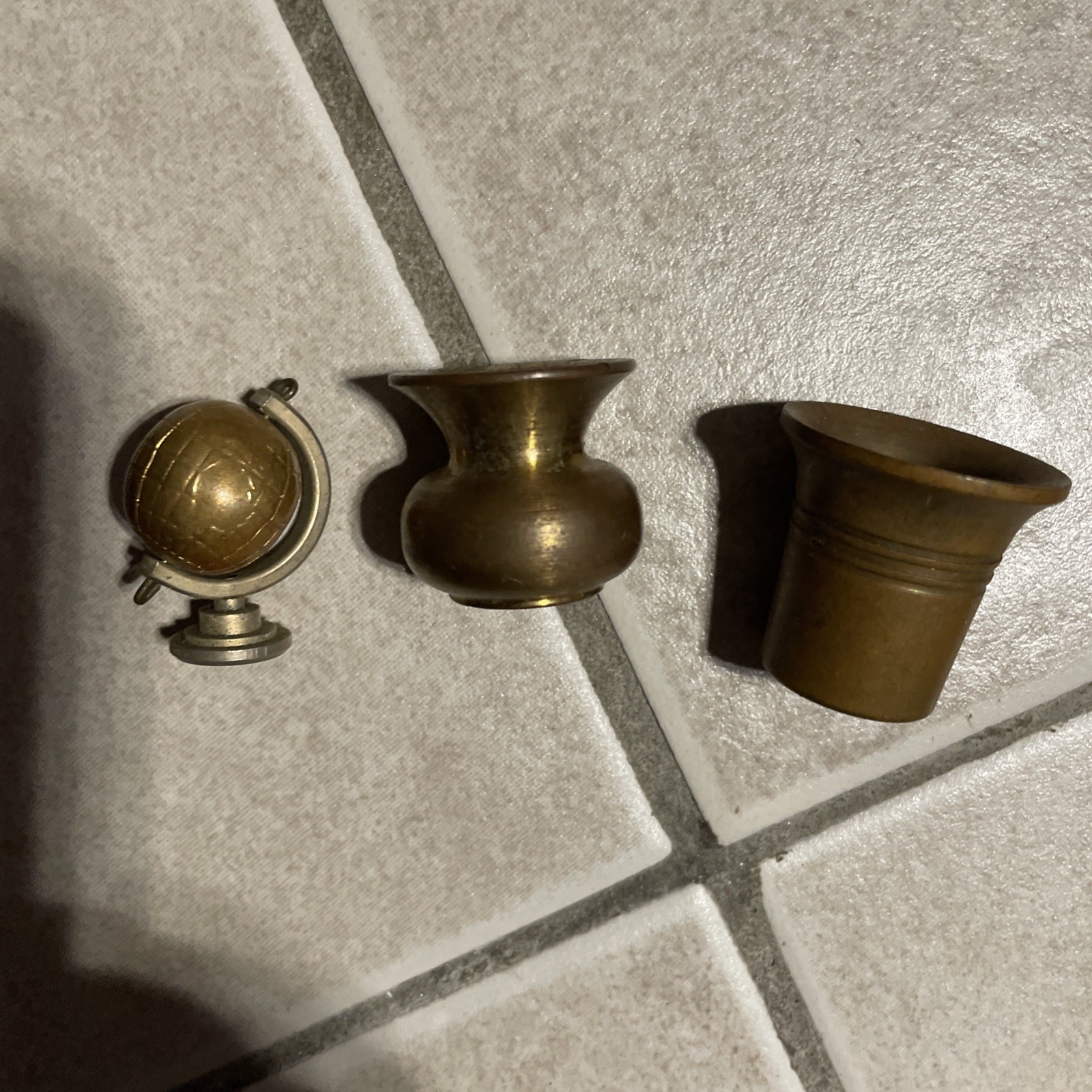 3/Vintage Miniature Metal Globe, Bucket, Splatoon, candlestick