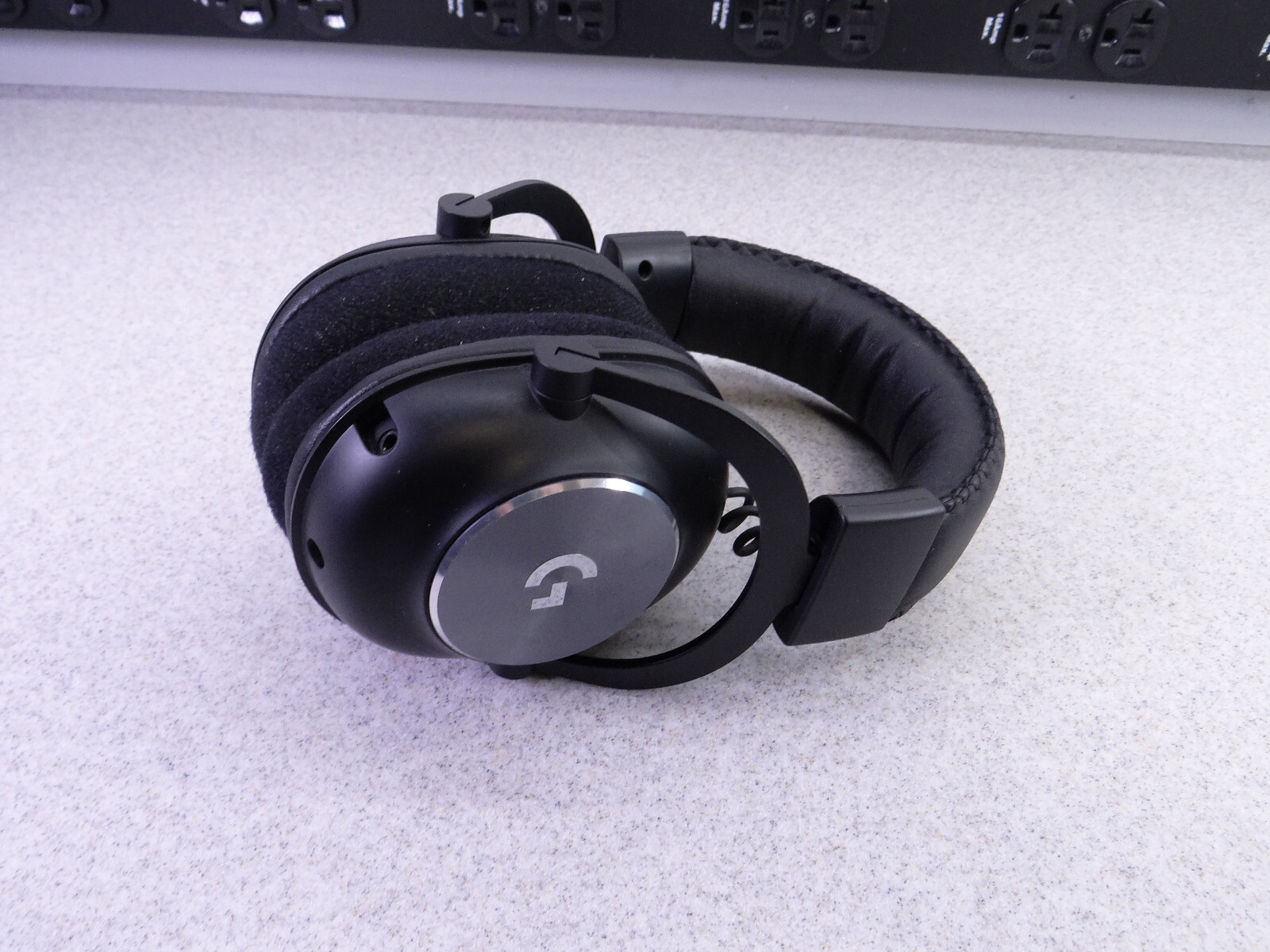 Logitech G PRO  Wired Gaming Headset   Black