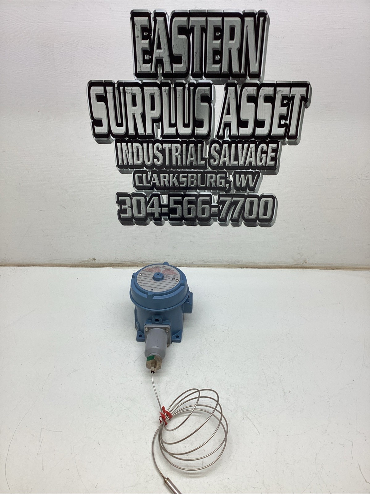 United Electric E121-3BS 15A 480VAC Explosion Proof Thermostat UNUSED
