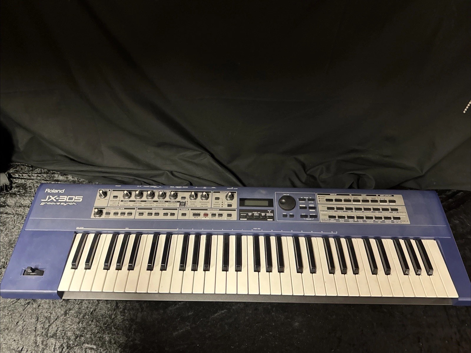Roland JX-305 Synthesizer