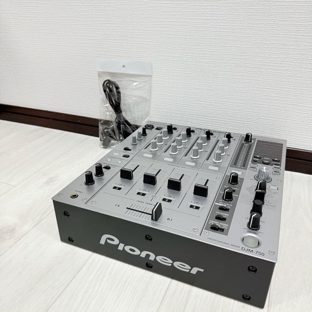 Pioneer DJM-750 4 Channel DJ Mixer Black Professional Audio Equipment Near Mint