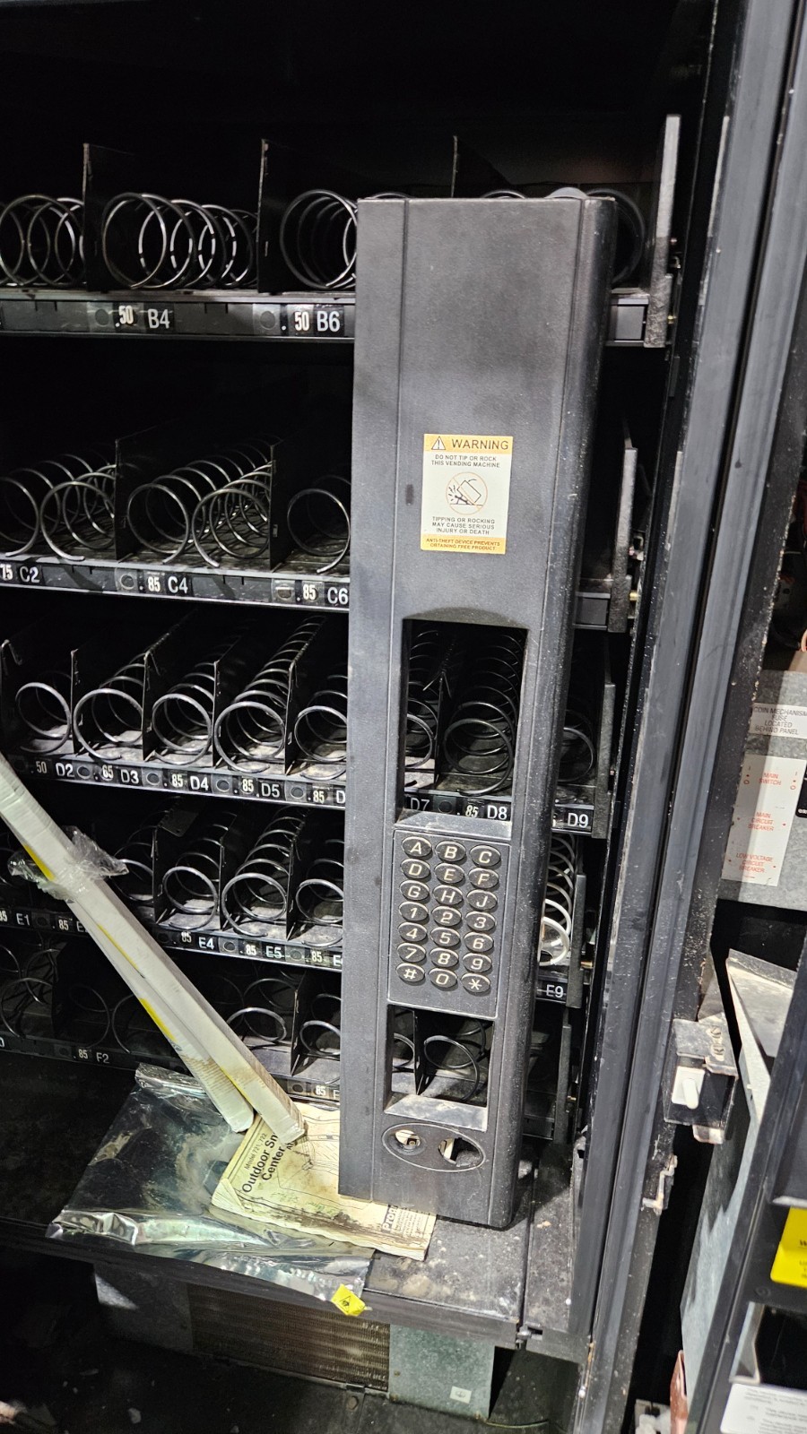 READ DESCRIPTION~Crane National 721D Refridgerated Chilled Snack Vending Machine