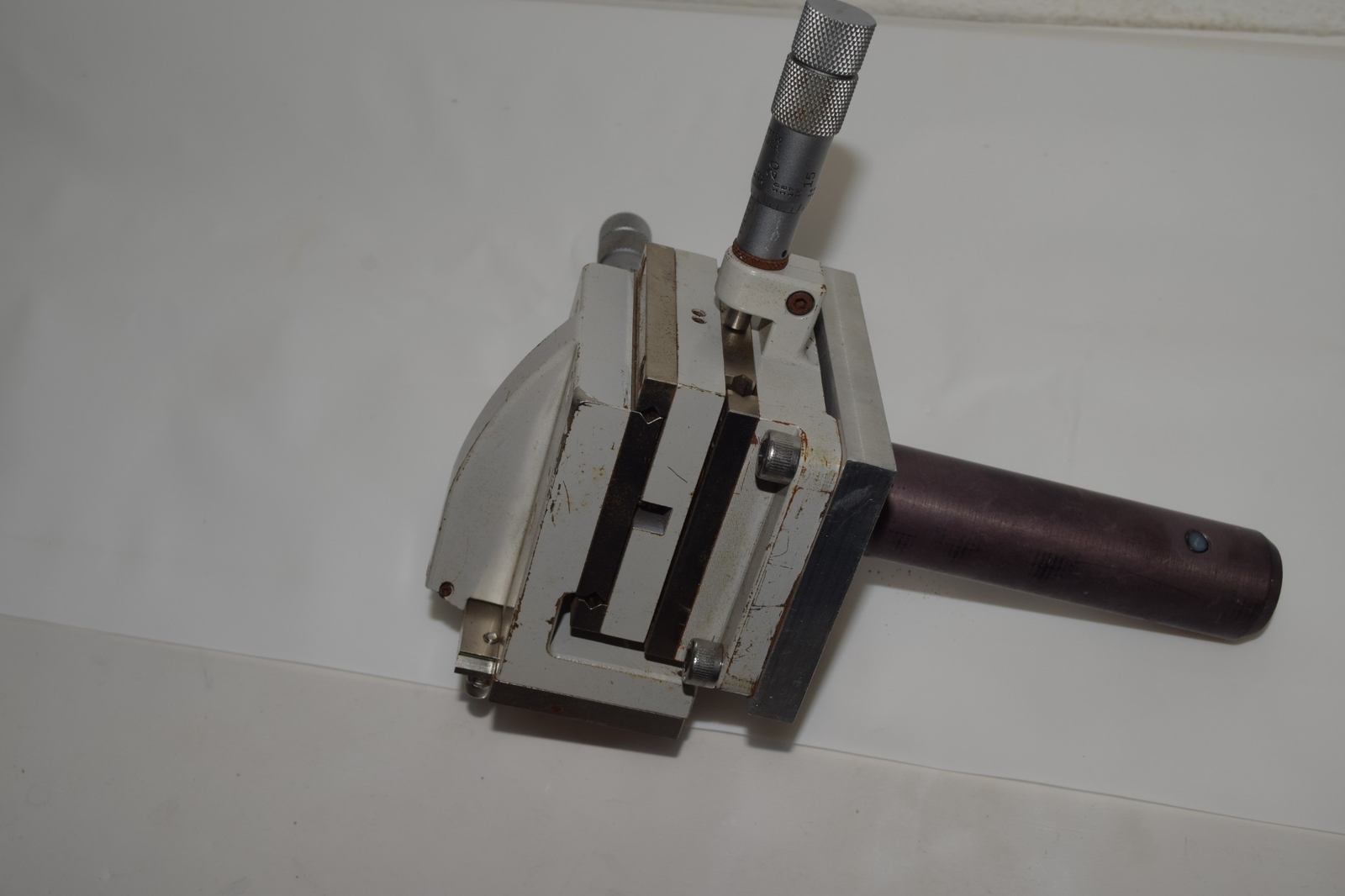 ^^ LINE TOOL CO LINEAR STAGE (MAB150)