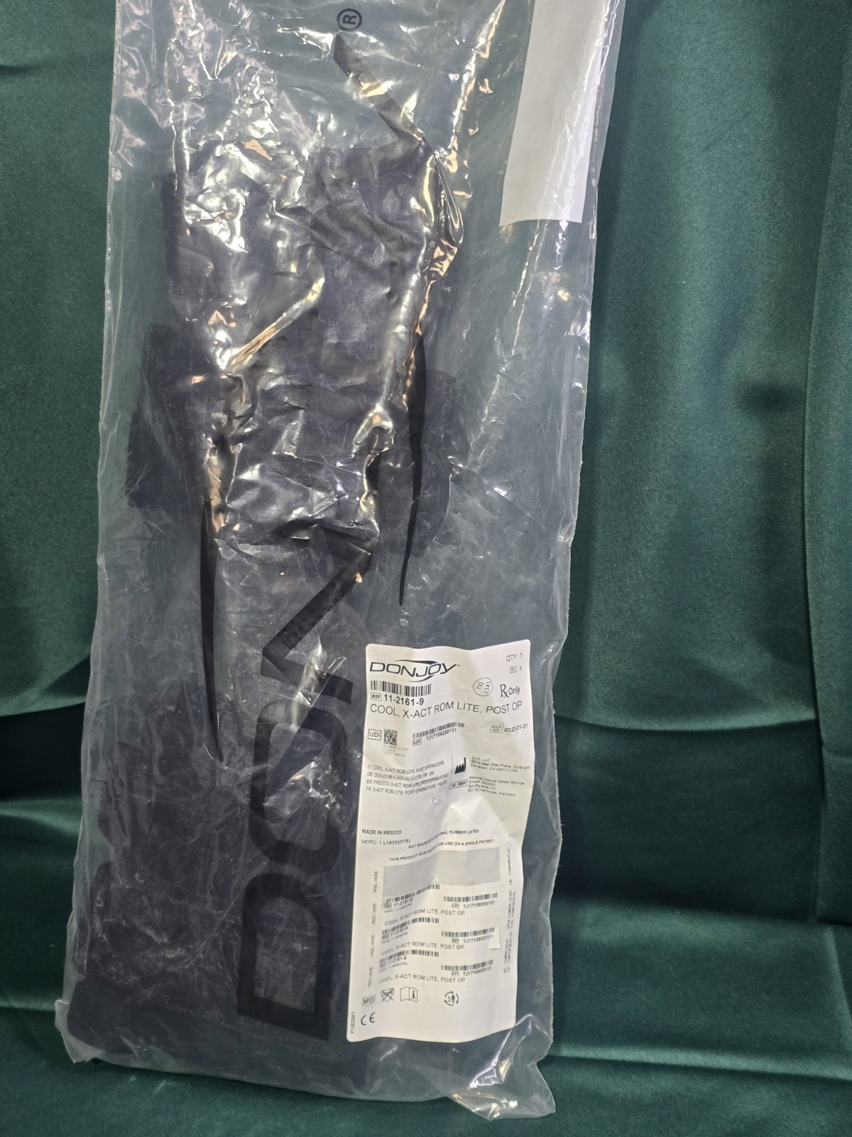 DonJoy Cool X-Act ROM Lite Hinged Right/Left Knee Black ‎11-2161-9