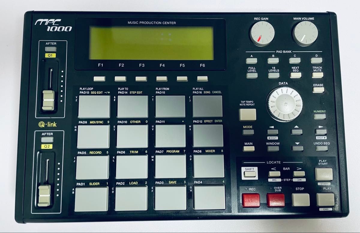 Akai MPC1000 BK Sampler Sequencer Drum Machine Black Tested from Japan