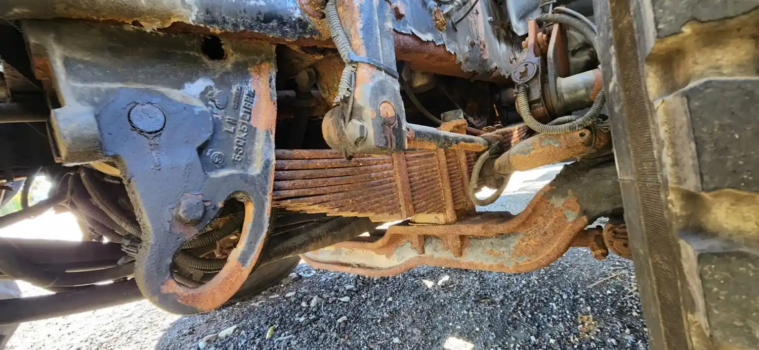 (Used) 2004 Mack CV712 Granite, FRONT LEAF SPRINGS Front Leaf & Springs  P-62937
