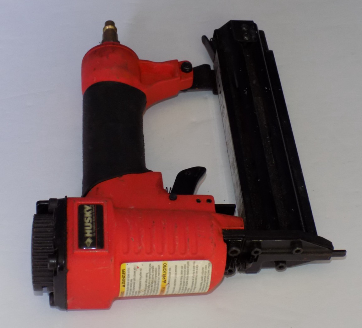 Husky Tools 18GA Brad Nailer Pneumatic Tool 9046512