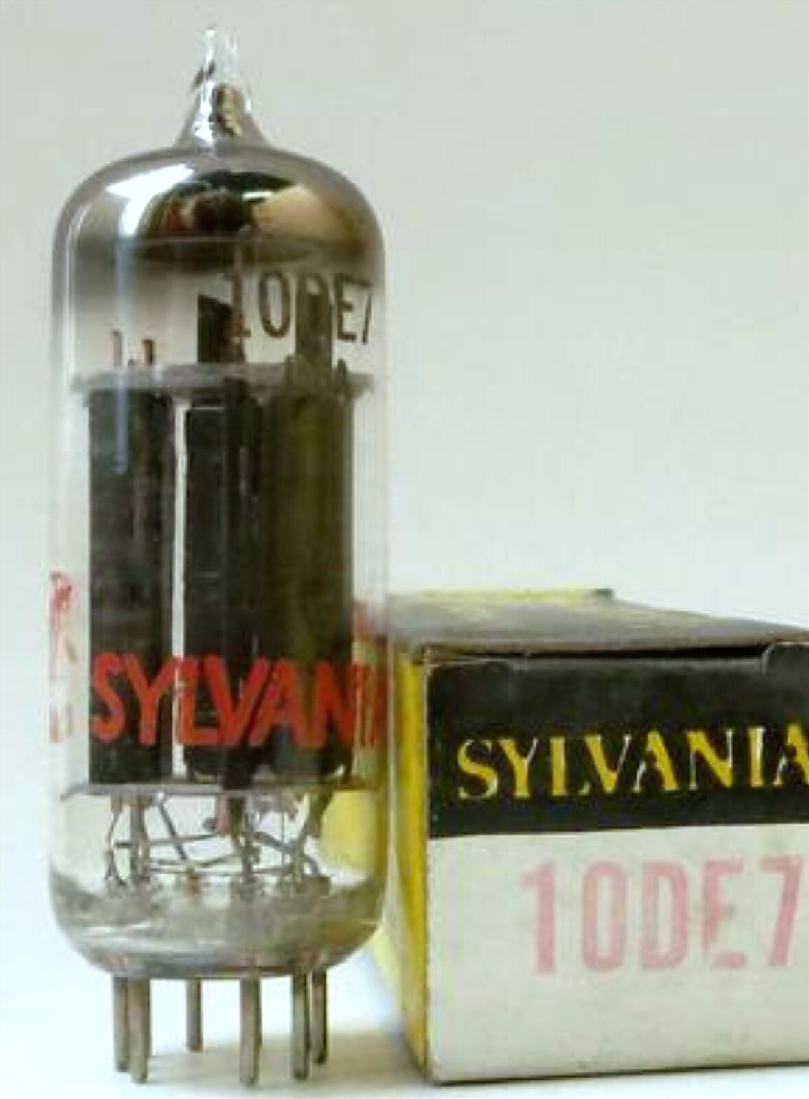 10DE7 TUBE SYLVANIA USED TESTED & BOXED VINTAGE COMMERCIAL SURPLUS
