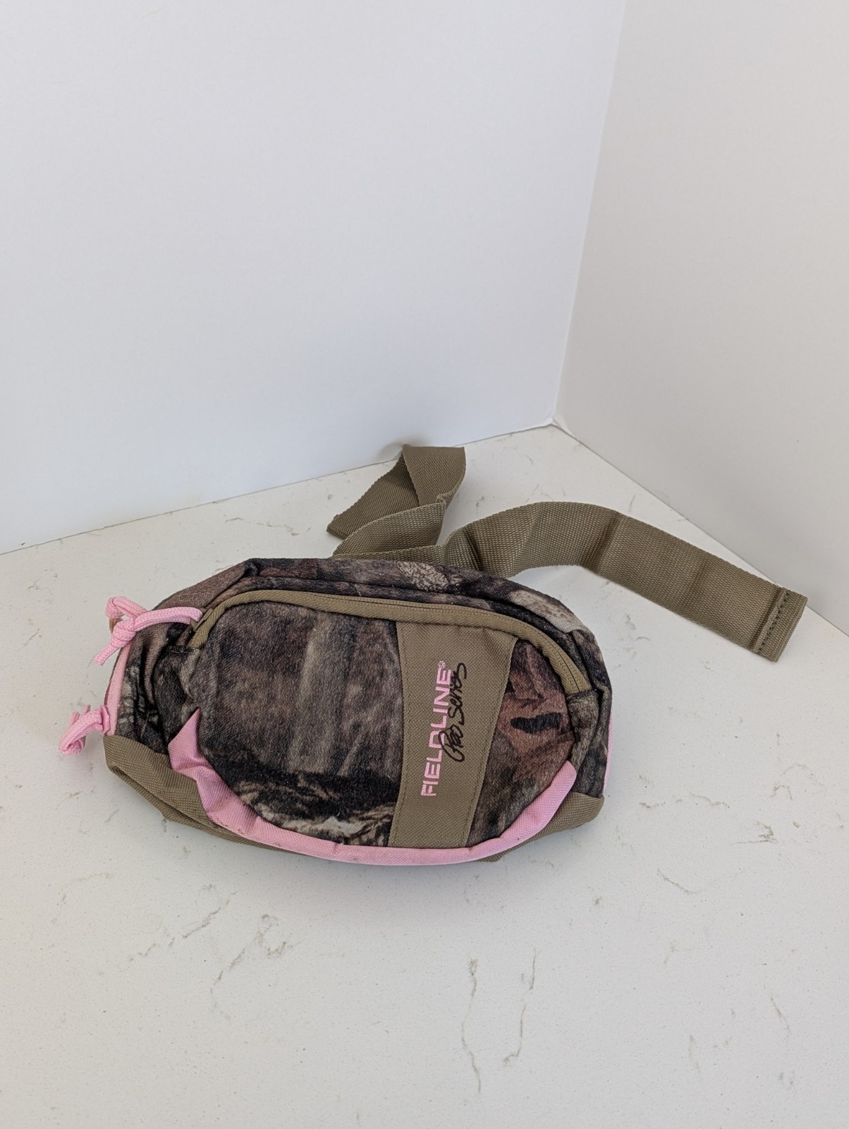 Fieldline Pro Series Fanny Pack Camouflage w Pink Trim Accent - Excellent