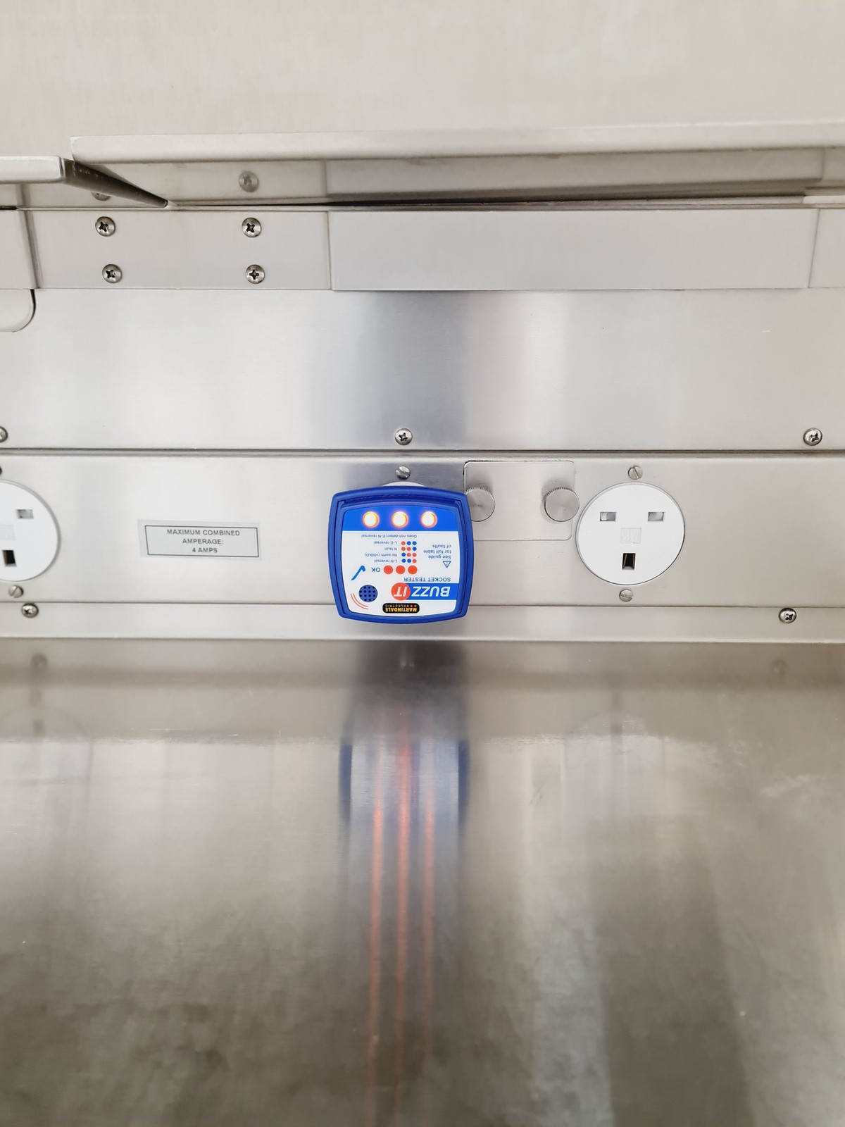 UVP UV2 Sterilizing PCR Workstation Lab