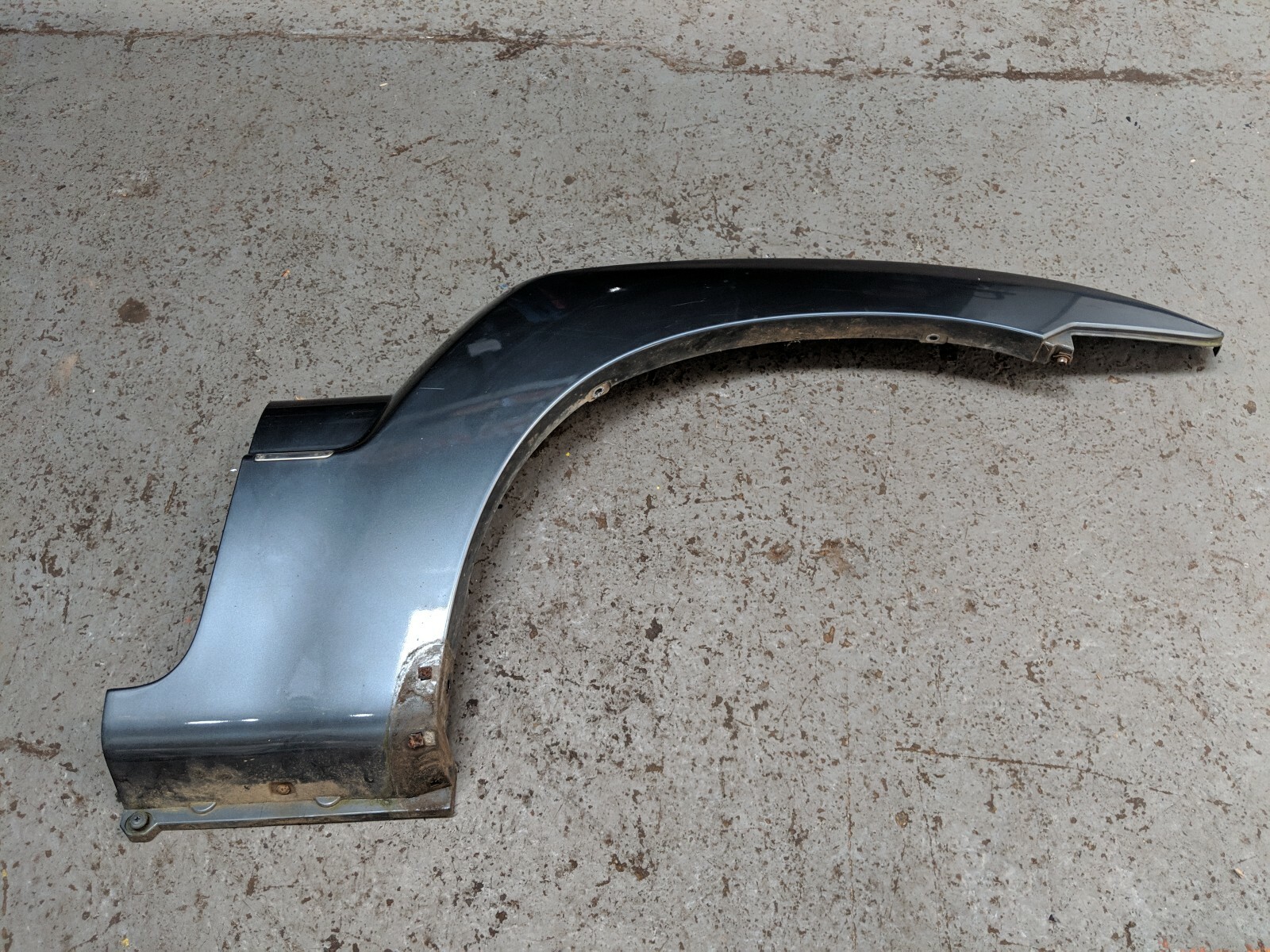 HYUNDAI TERRACAN WHEEL ARCH TRIM OSF DRIVER FRONT