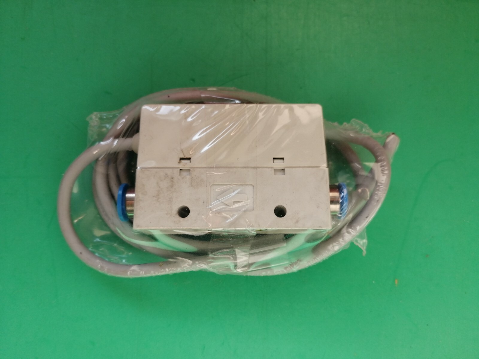 Flow Sensor Festo SFE3-F005-L-WQ6-2NB-K1 538524 - NEW
