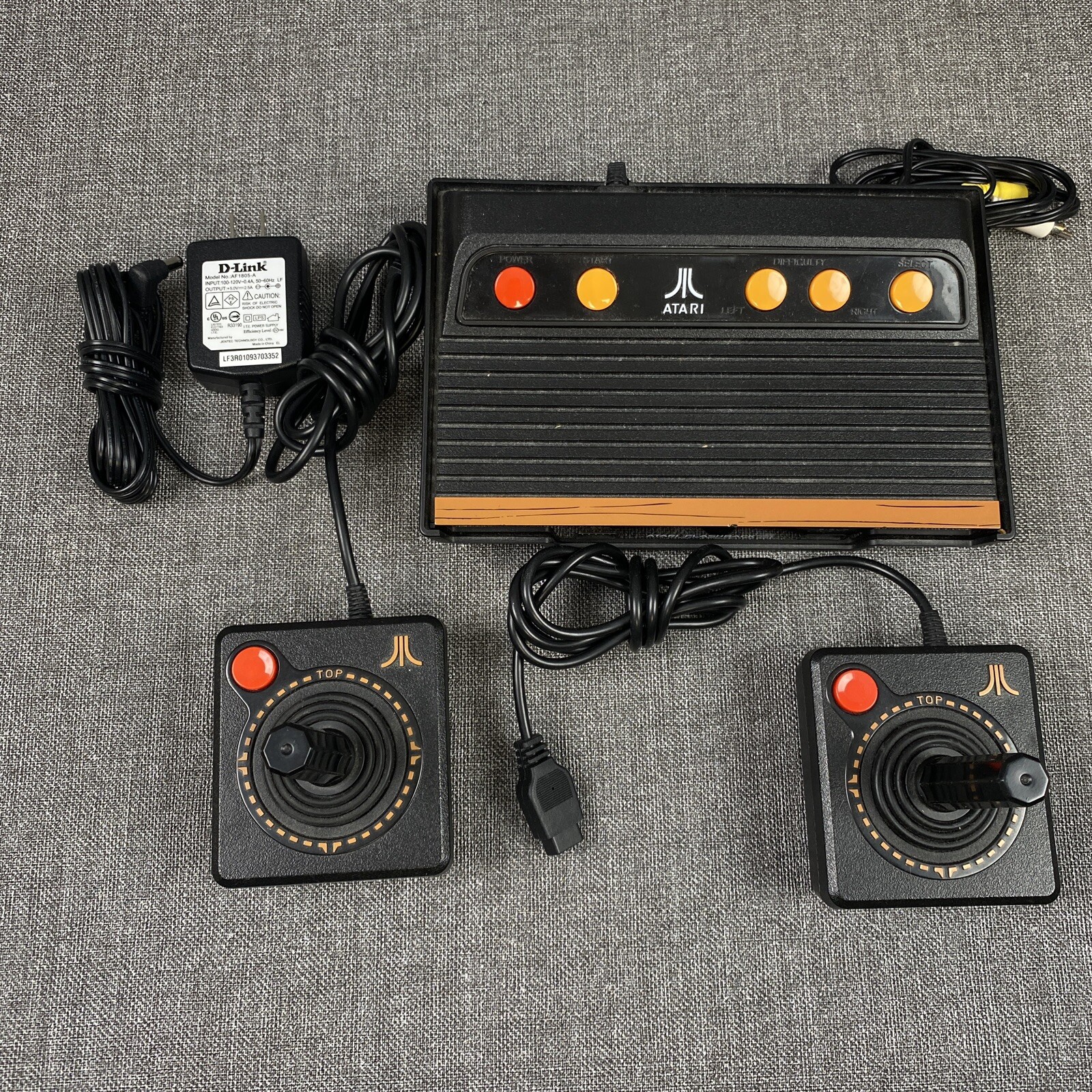 Atari Flashback 3 Console W/2 Controllers - working