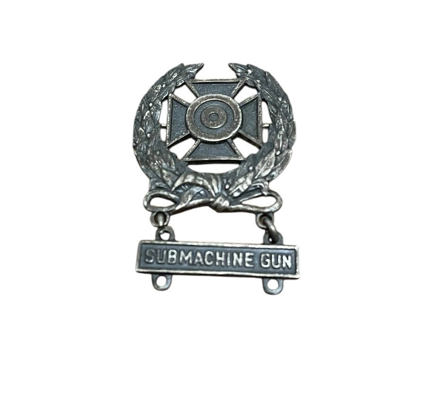 Vintage WWII Replica US Army Submachine Gun Marksman Medal Military Pin