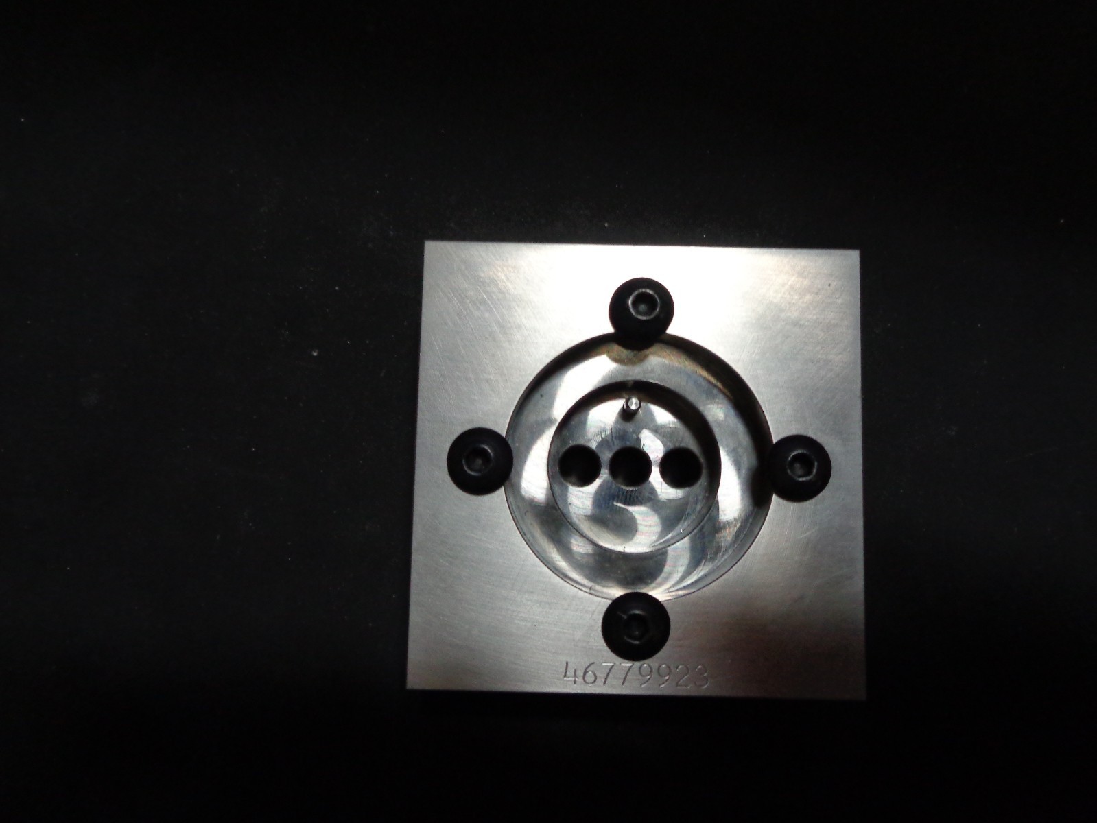 Nozzle Fixture 46779923