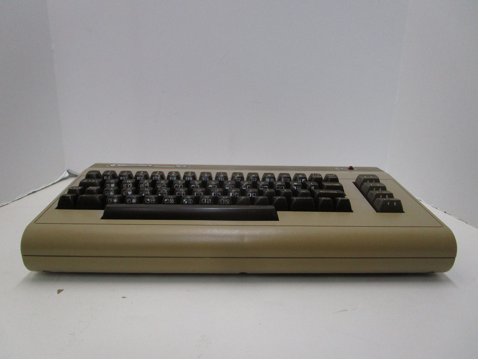 COMMODORE 64 COMPUTER 326298 HEATSINKS CERAMIC TESTED AND WORKING LOT #70