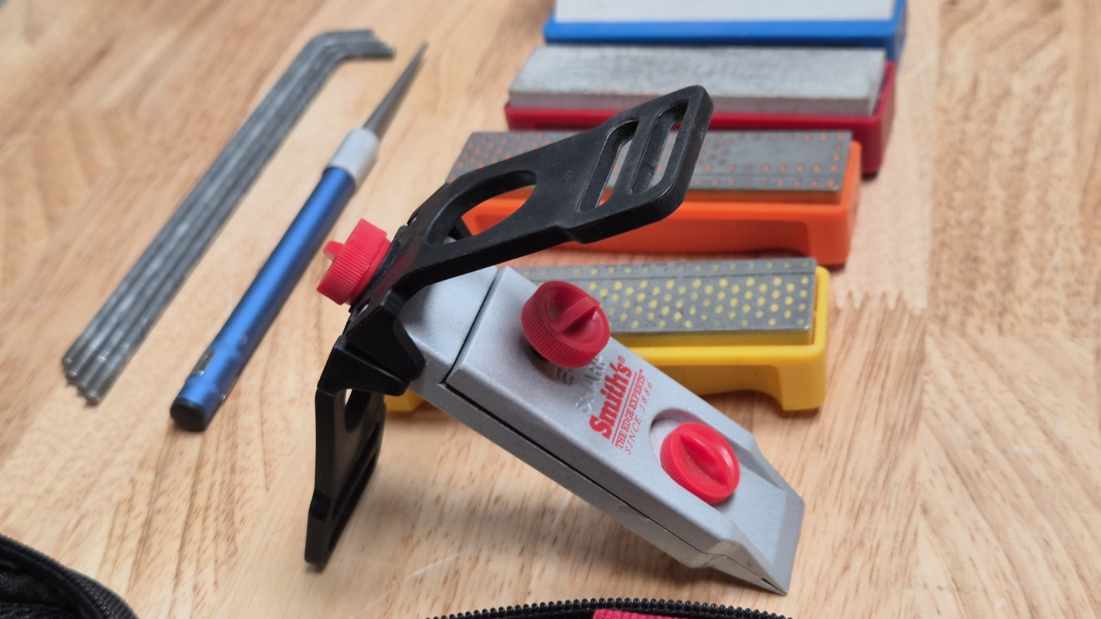 Smith's Diamond Precision Knife Sharpening Kit with Zip-up Case