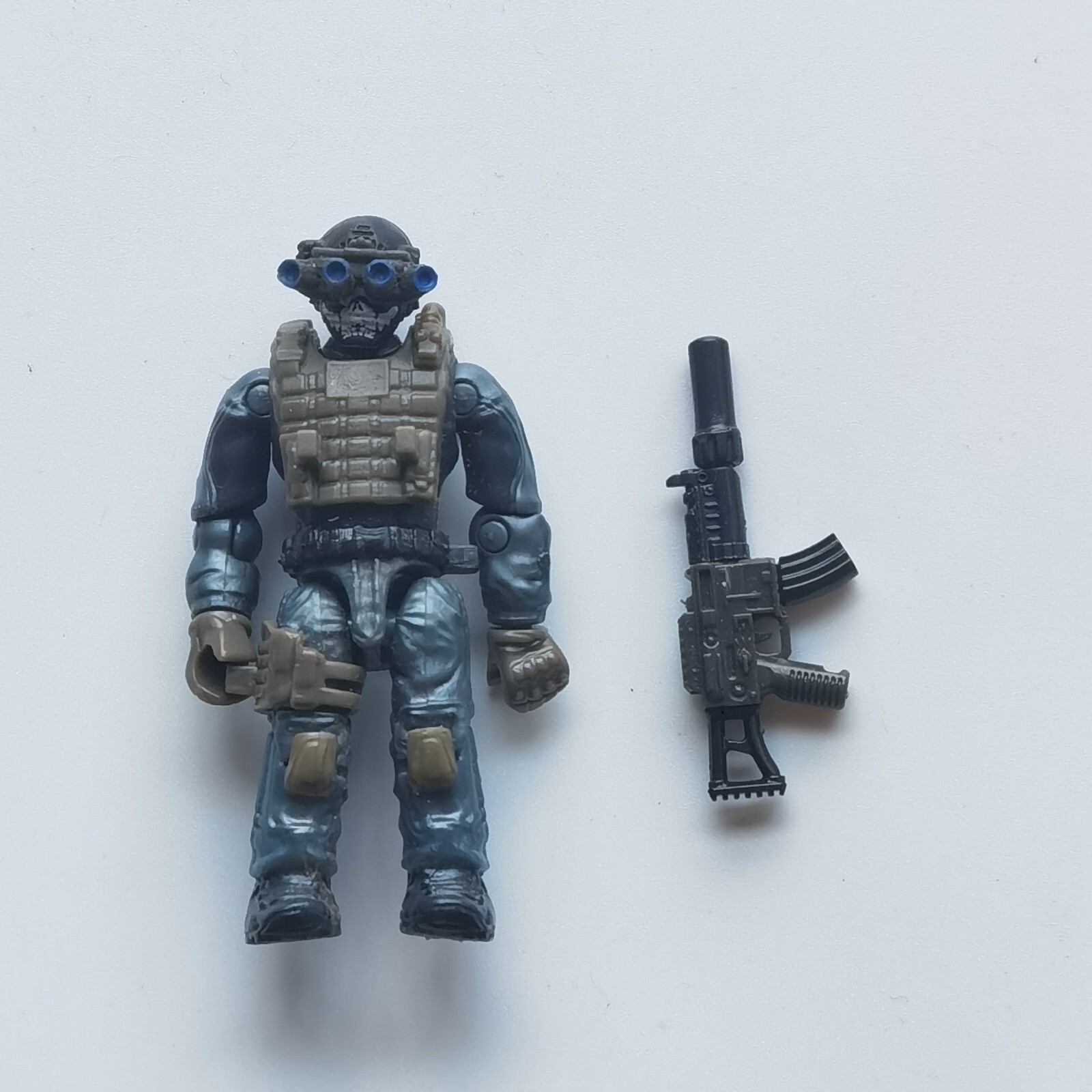 MEGA Construx Call of Duty Series 3 Keegan P. Russ  FVF93 loose figure with gun
