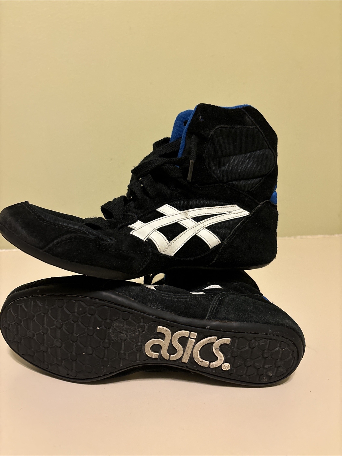 wrestling shoes 8.5 asics