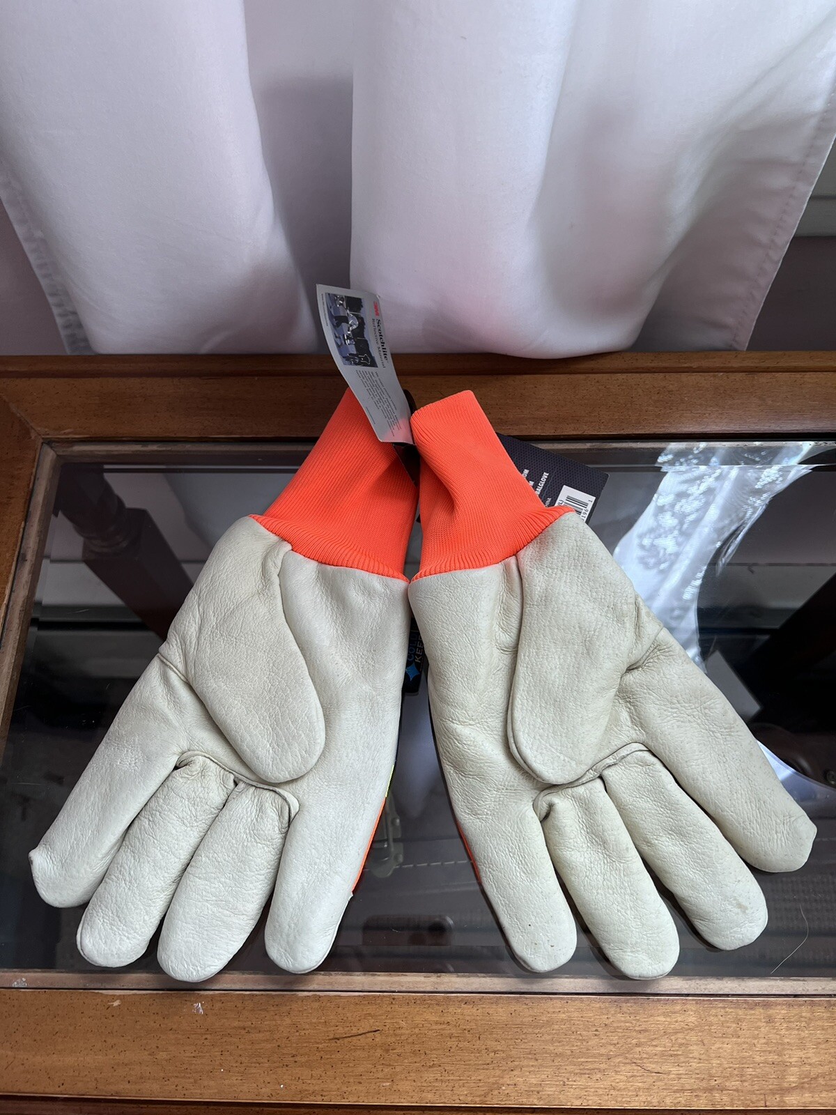 3M Scotchlite cold-weather gloves