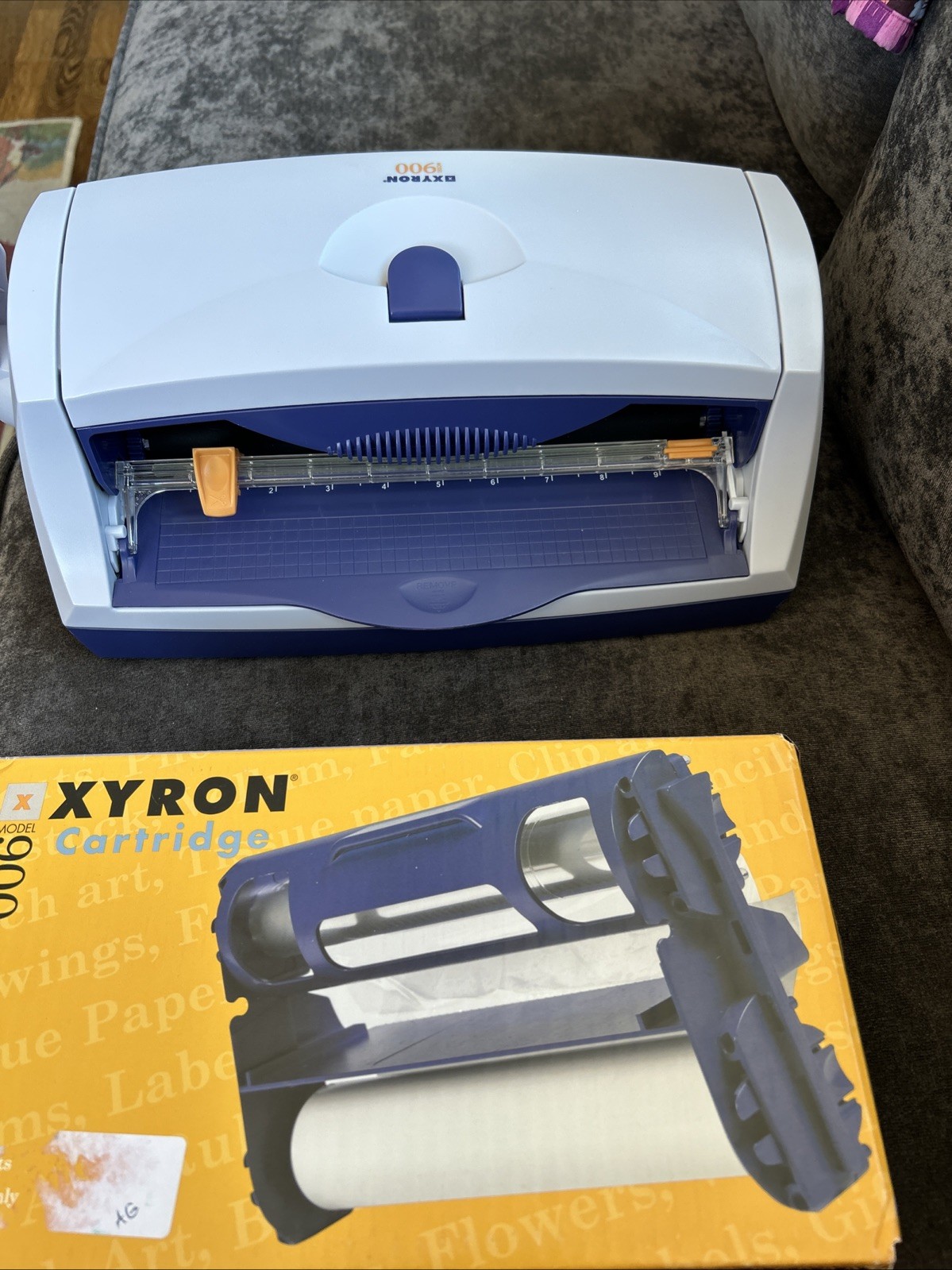 Zyron Model 900 With Cartridge Sticker Maker Adhesive Applicator