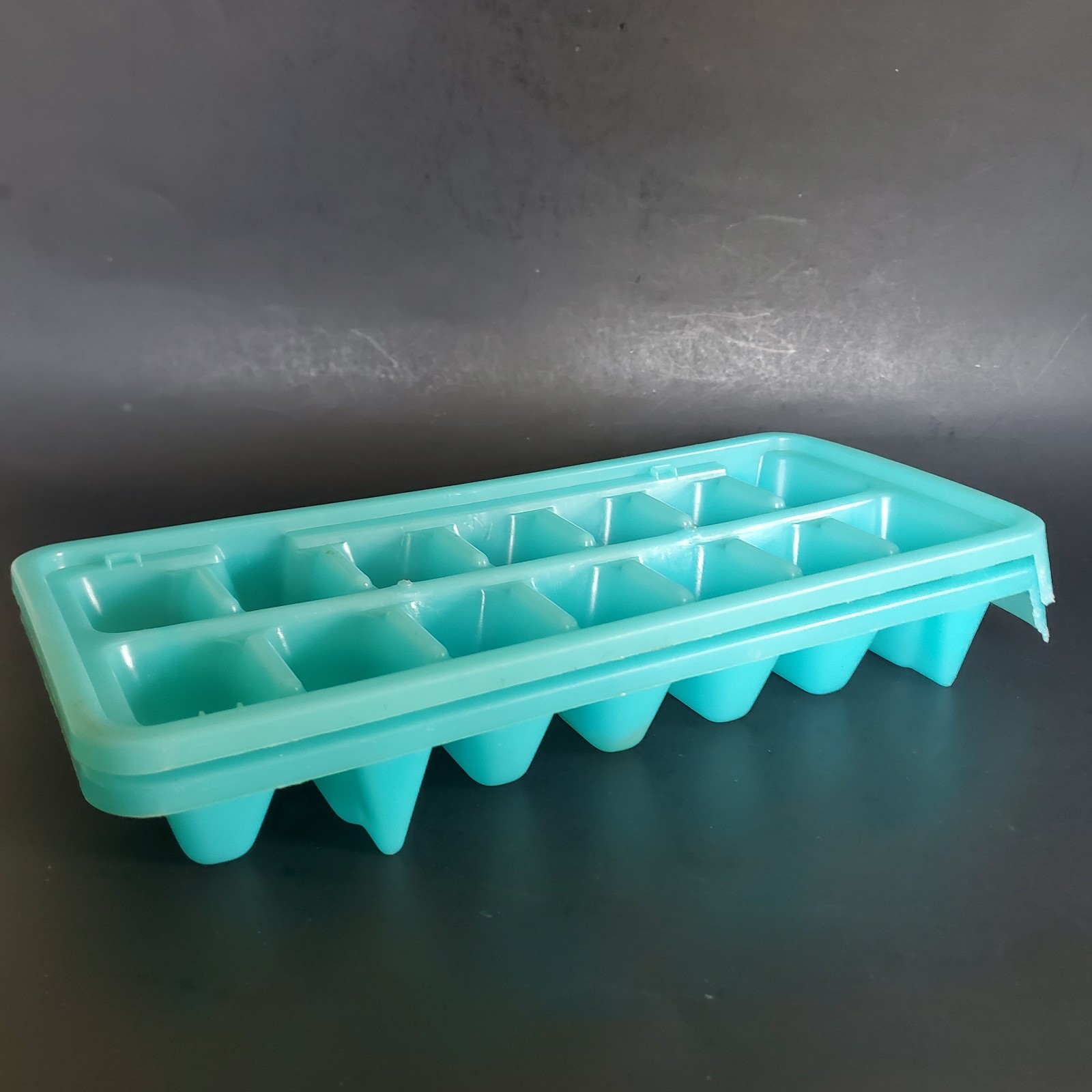 2 VTG Plastic 14ct Ice Cube Freezer Trays Stacking Teal Twistout Retro Popsicles
