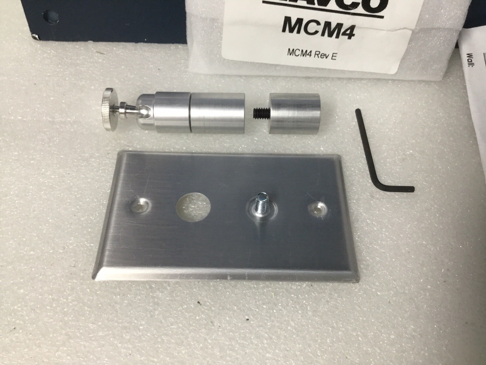 3" Tall NAVCO MCM4 Wall / Ceiling Mount Stand With Plate Security Camera NEW!