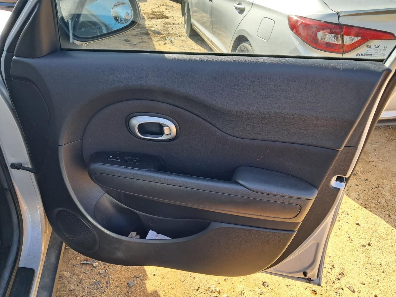 SOUL 2016 Glove Box 4884649