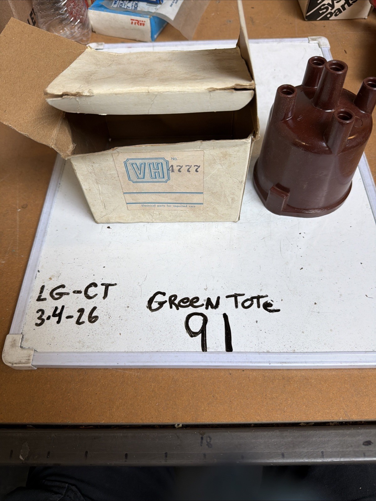 (1) NOS Von Housen Distributor Cap 4777 Genuine VH, Vintage, Obsolete