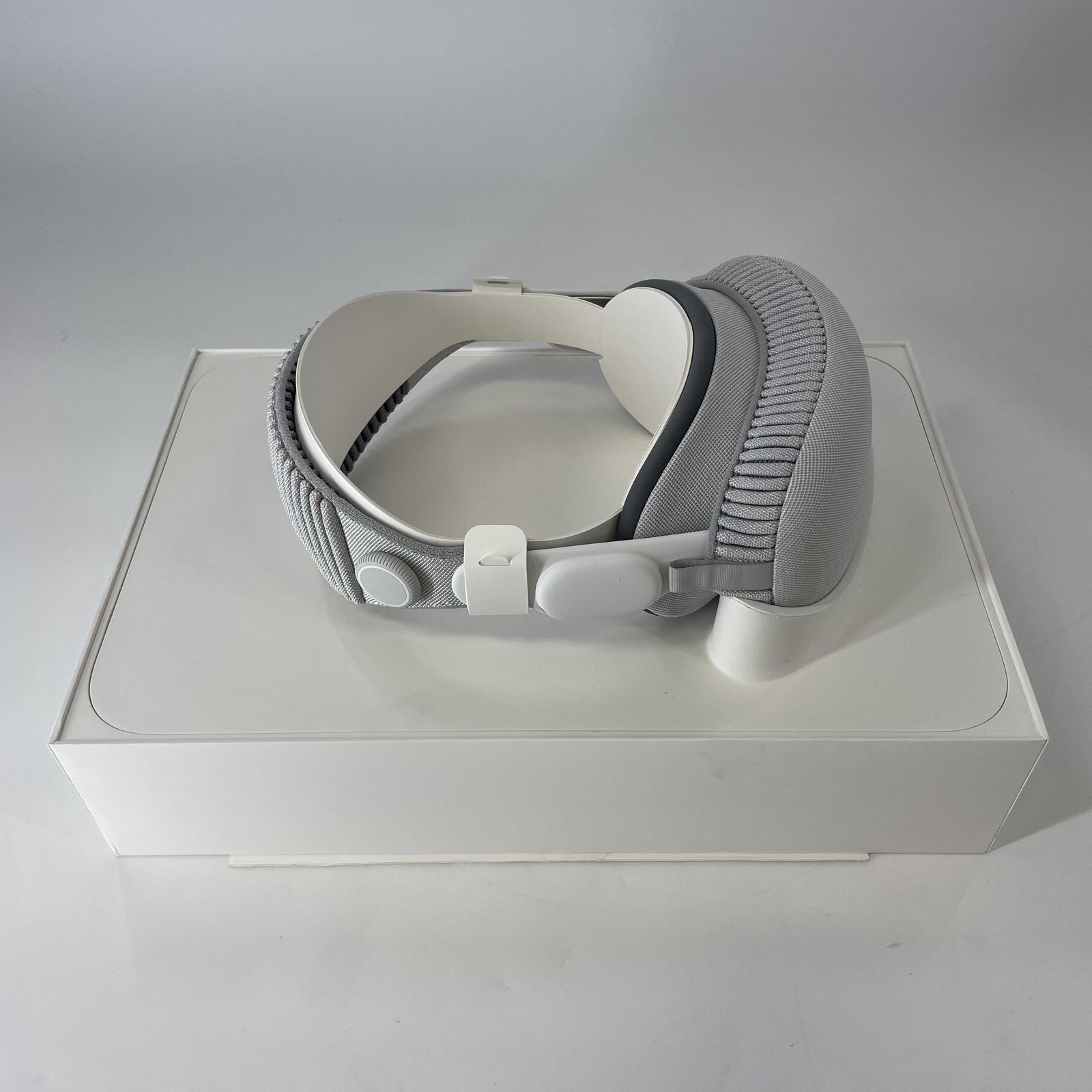 Apple Vision Pro VR Headset 256GB - Open Box