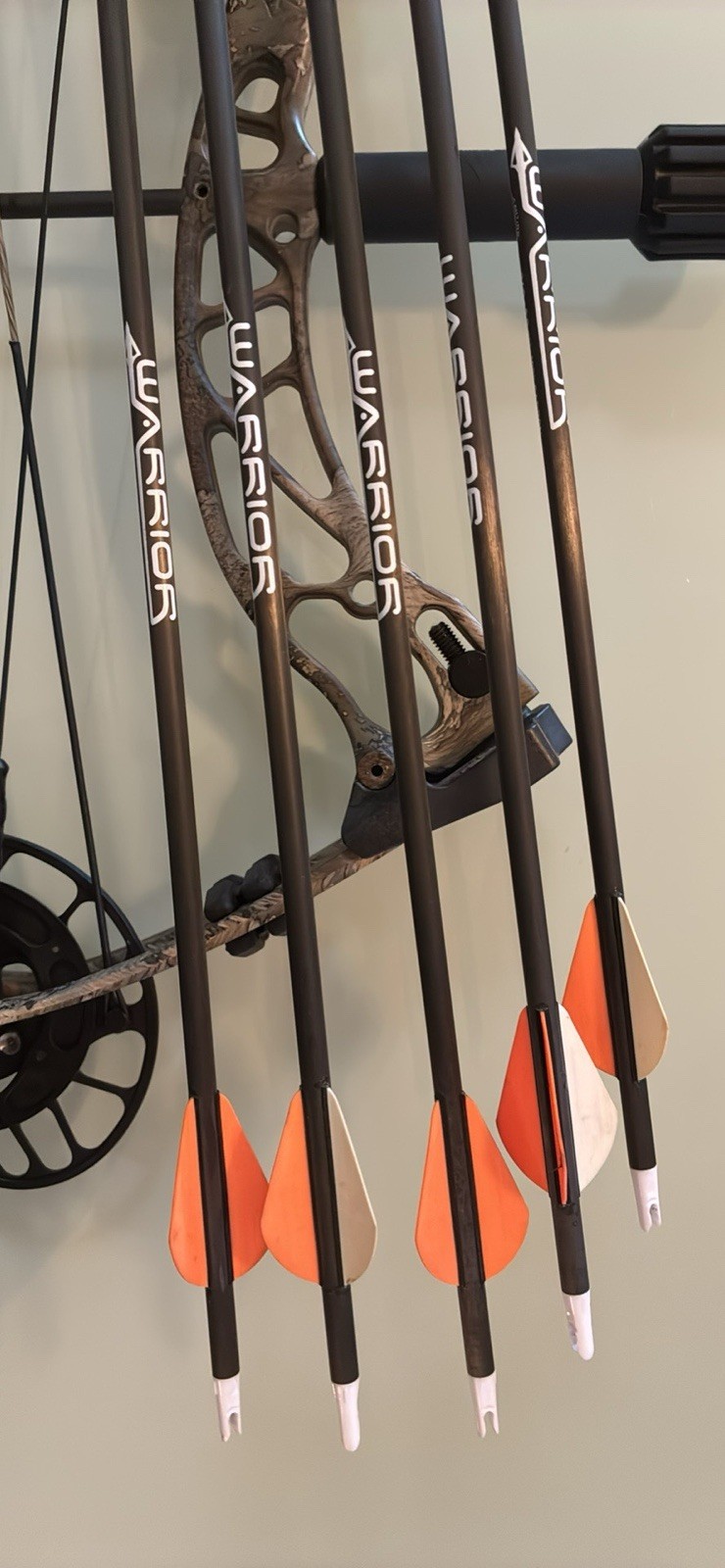 Compound Bow PSE Brute Nxt Rts -Extras with Case Included