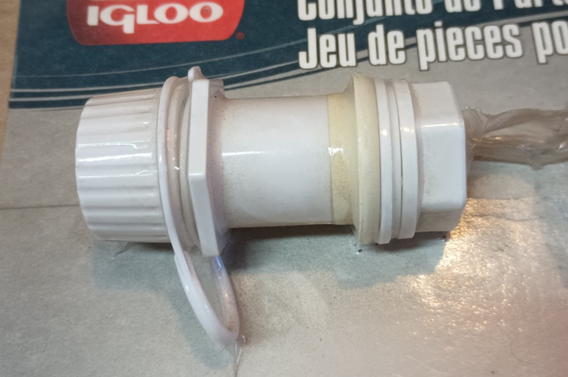 Igloo Replacement Threaded Drain Plug 50-165 qt quart cooler
